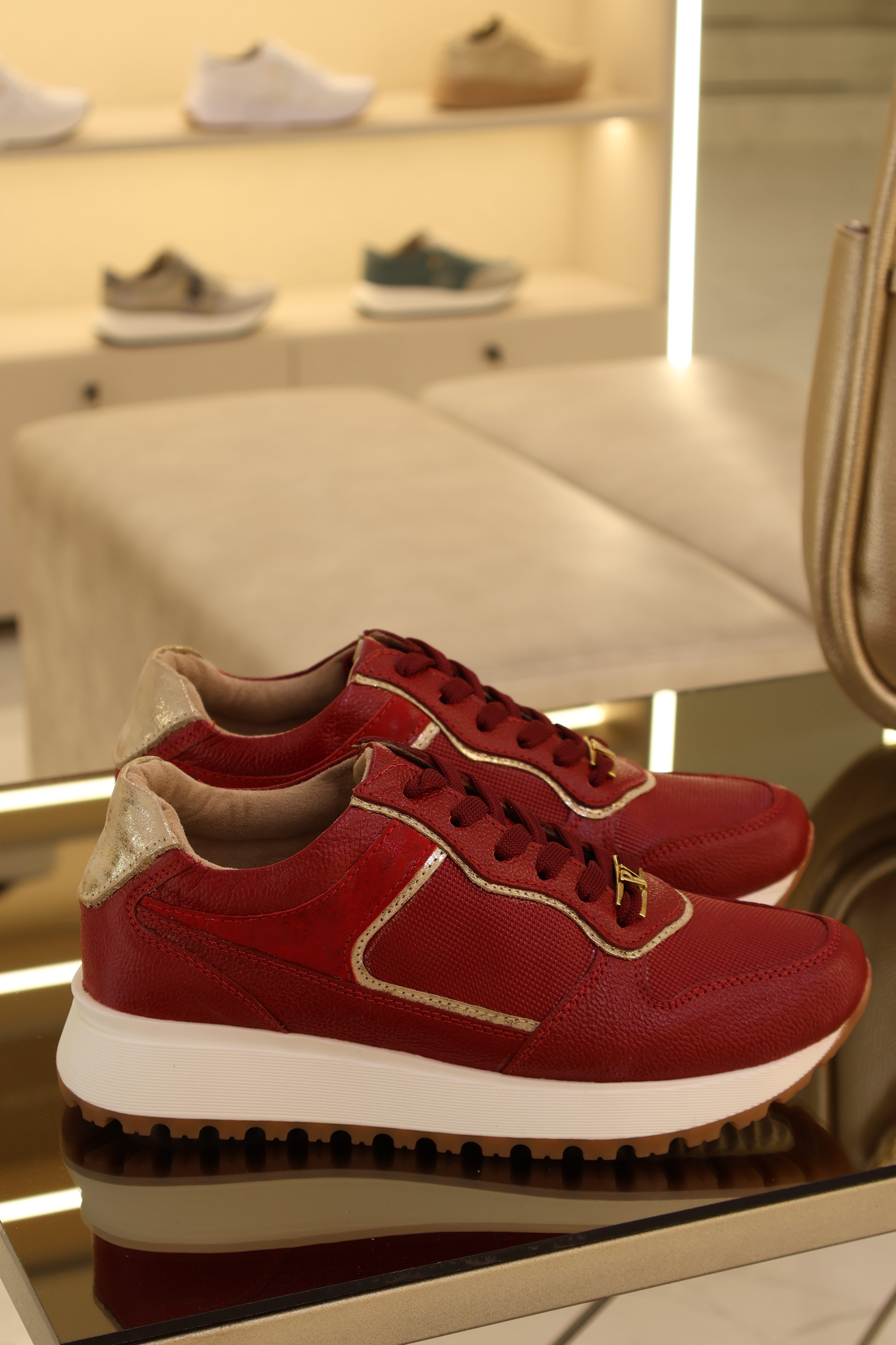 Tenis de cuero Romeo rojo