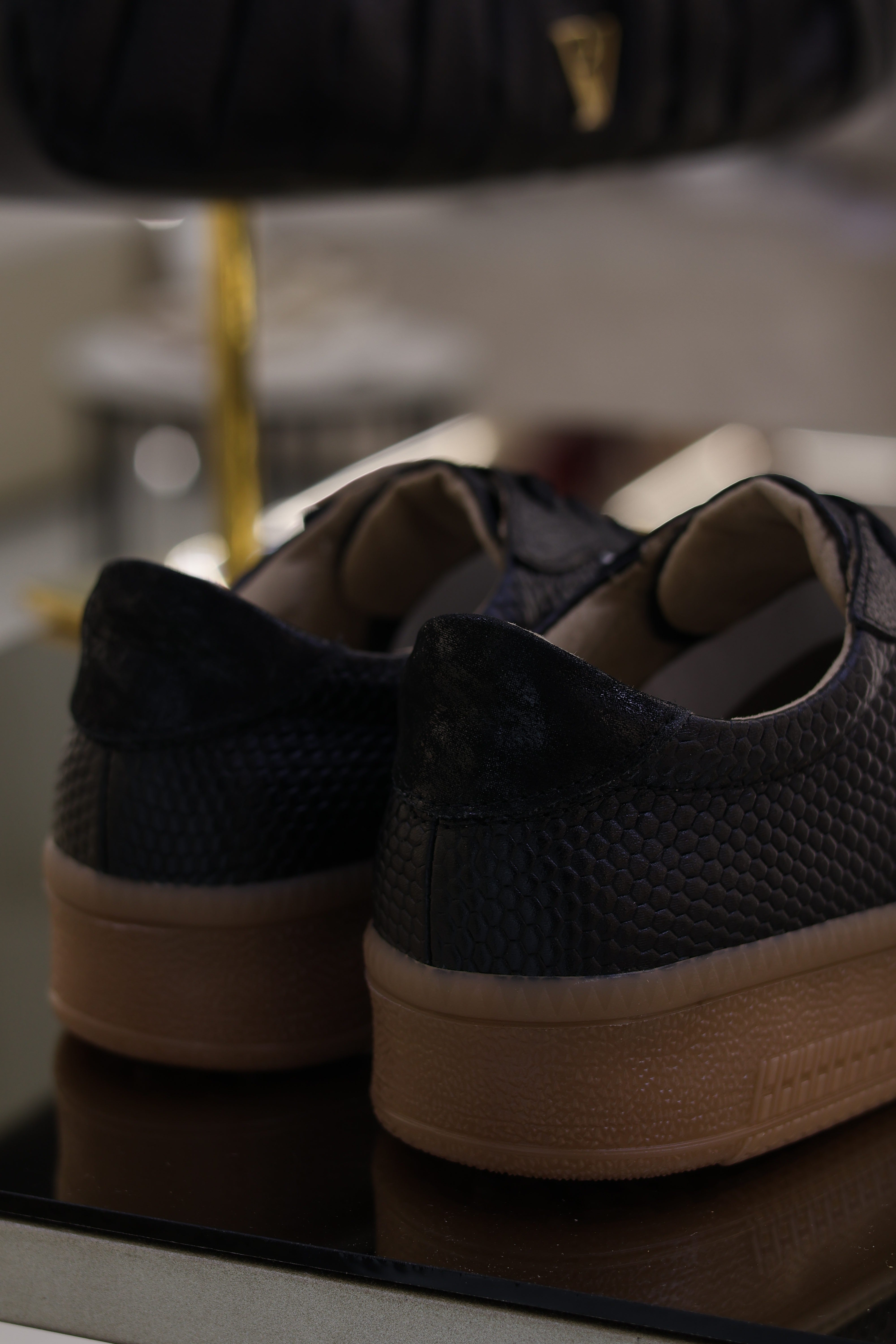 Tenis de cuero Megan negro folia