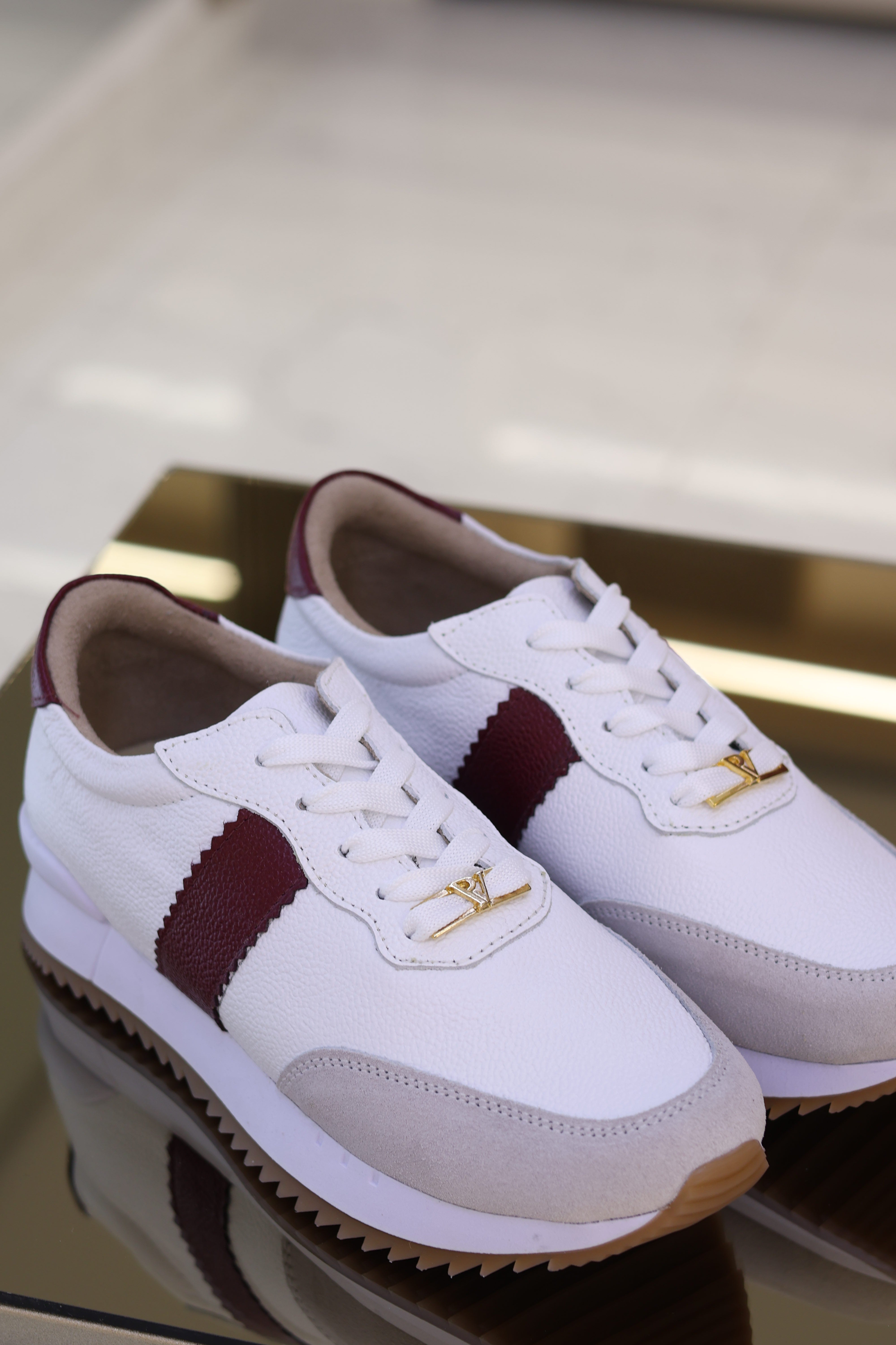 Tenis de cuero Oso blanco vino Luigi