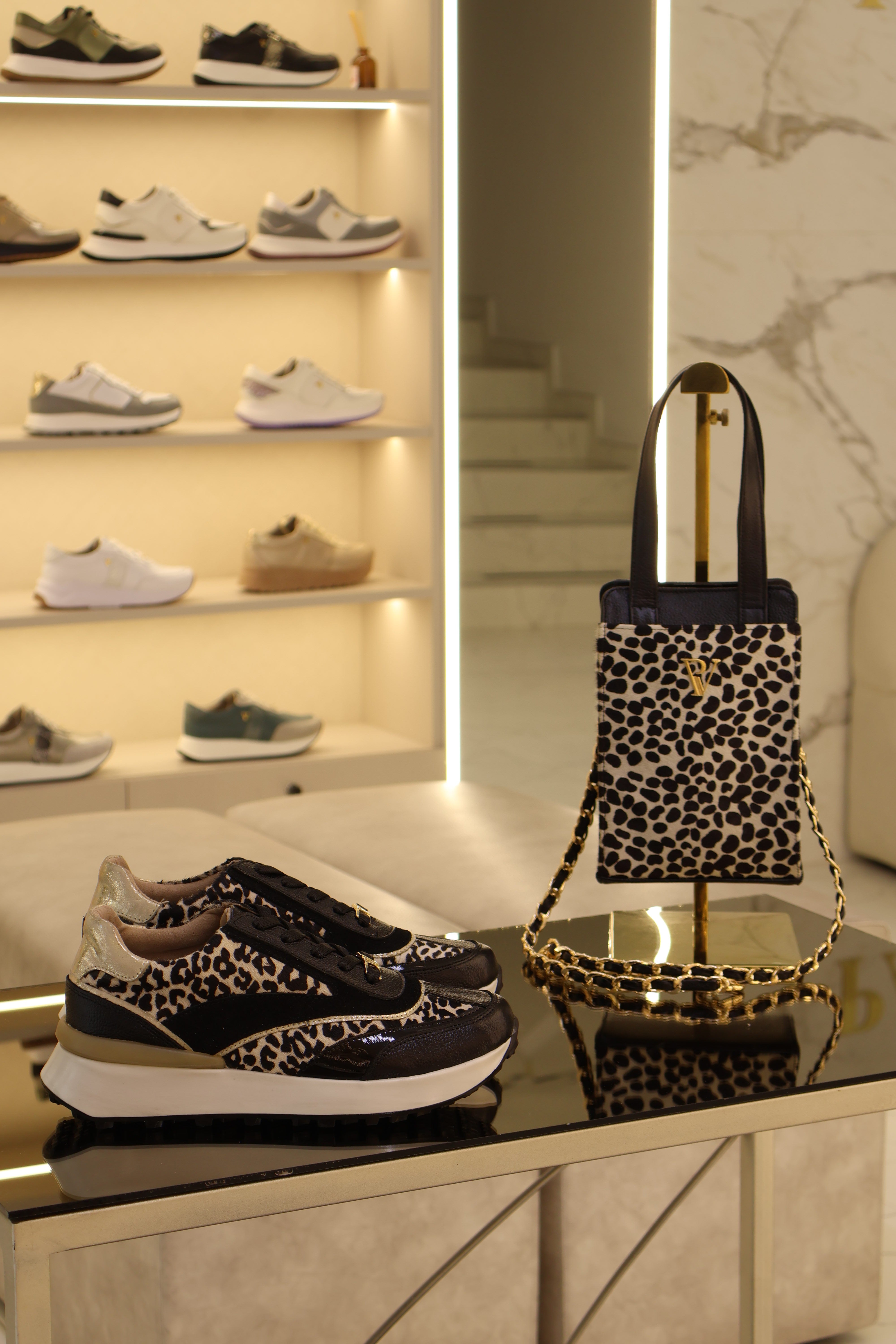 Tenis de cuero Bariloche Negro Folia luxury
