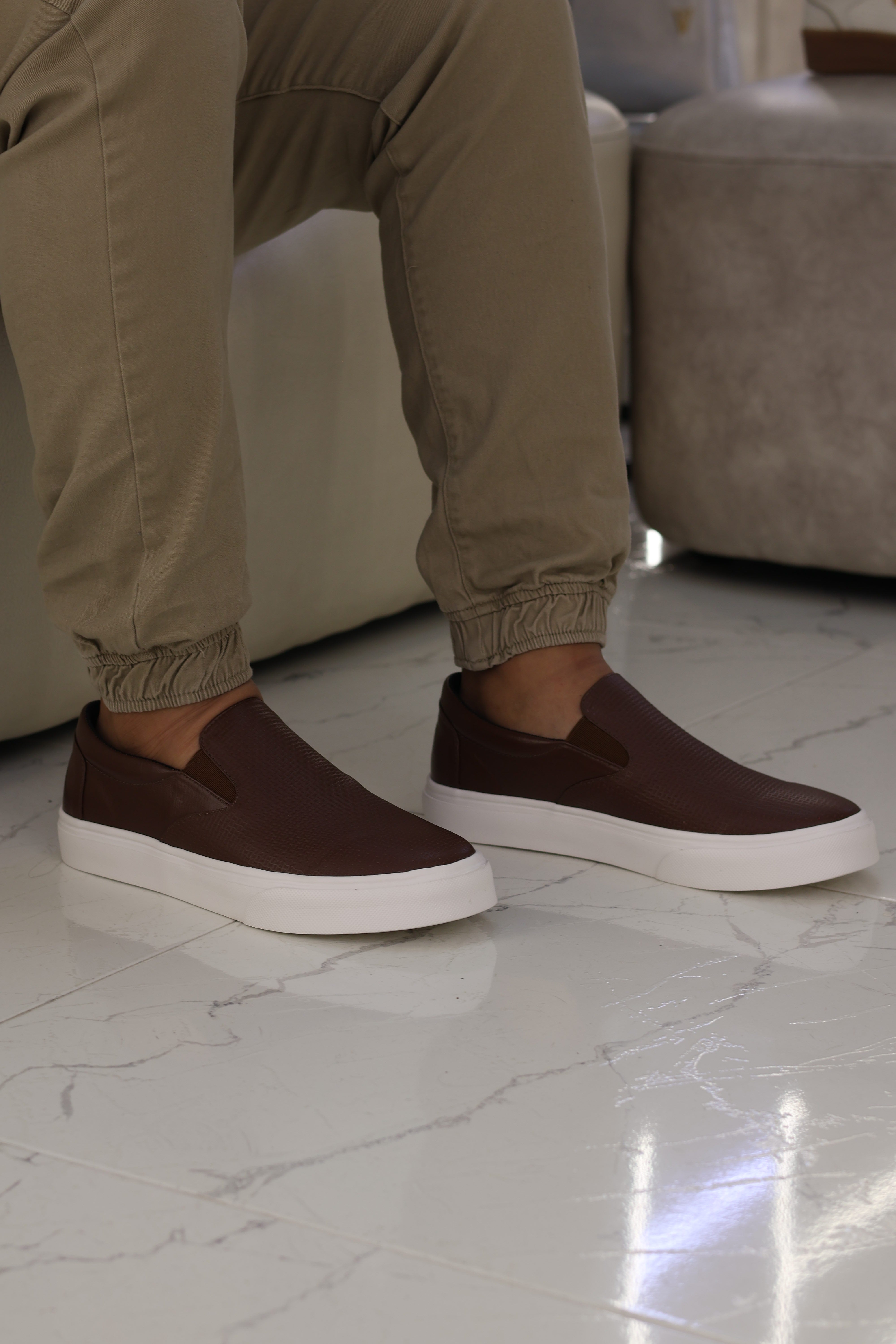 Tenis de hombre Lecco en cuero cafe