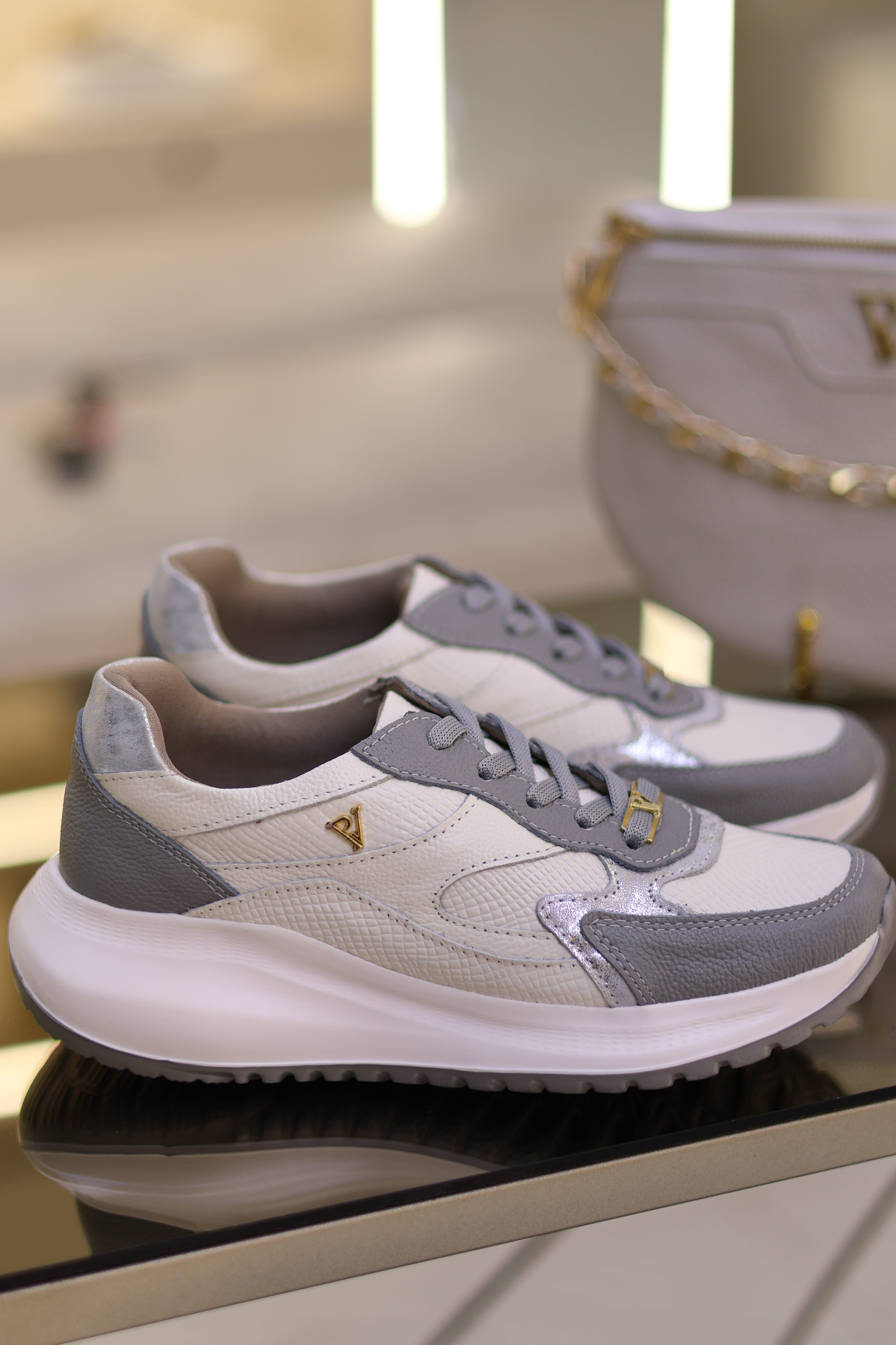 Tenis Samara Talco x gris en cuero