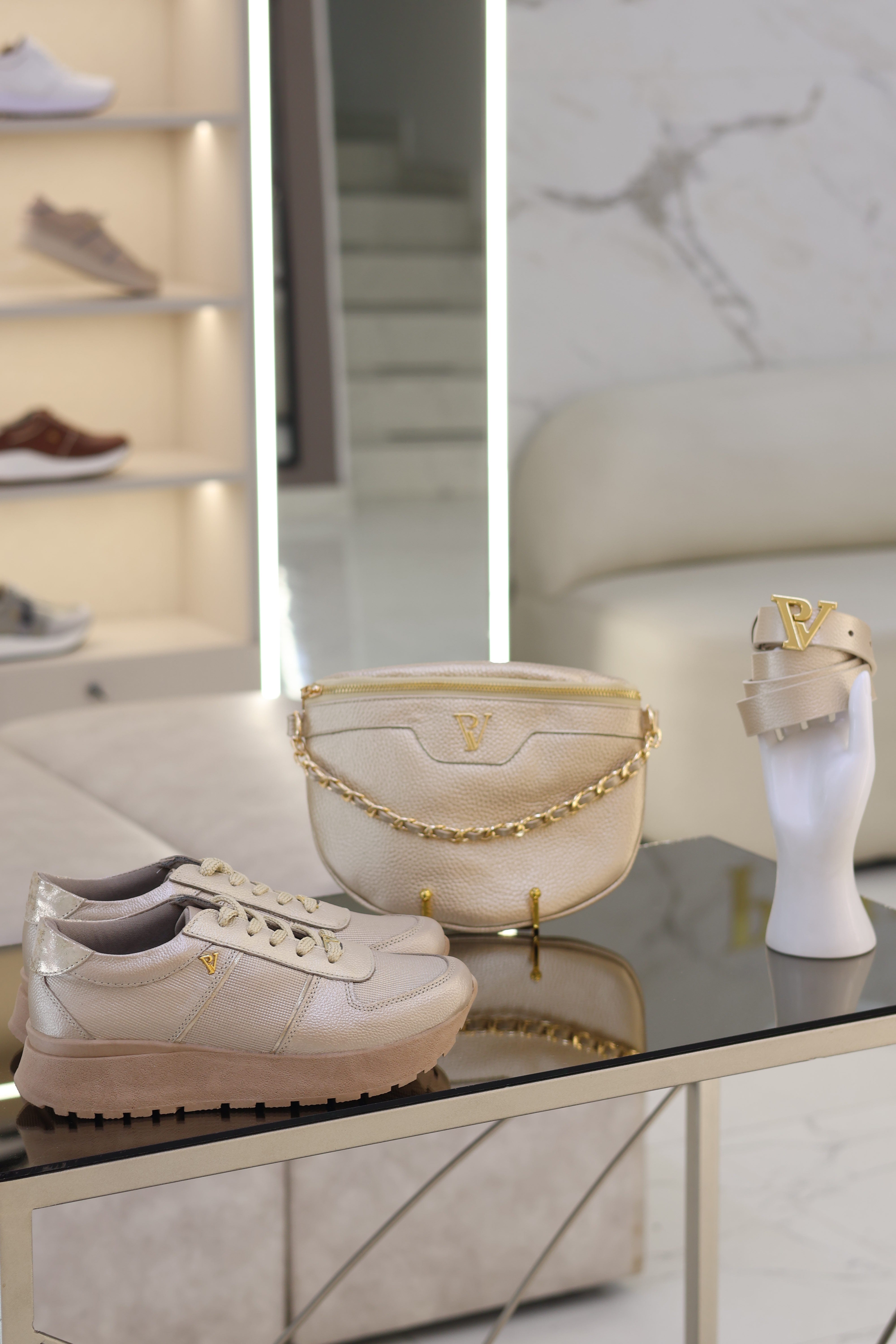 Tenis Samy oro gold en cuero