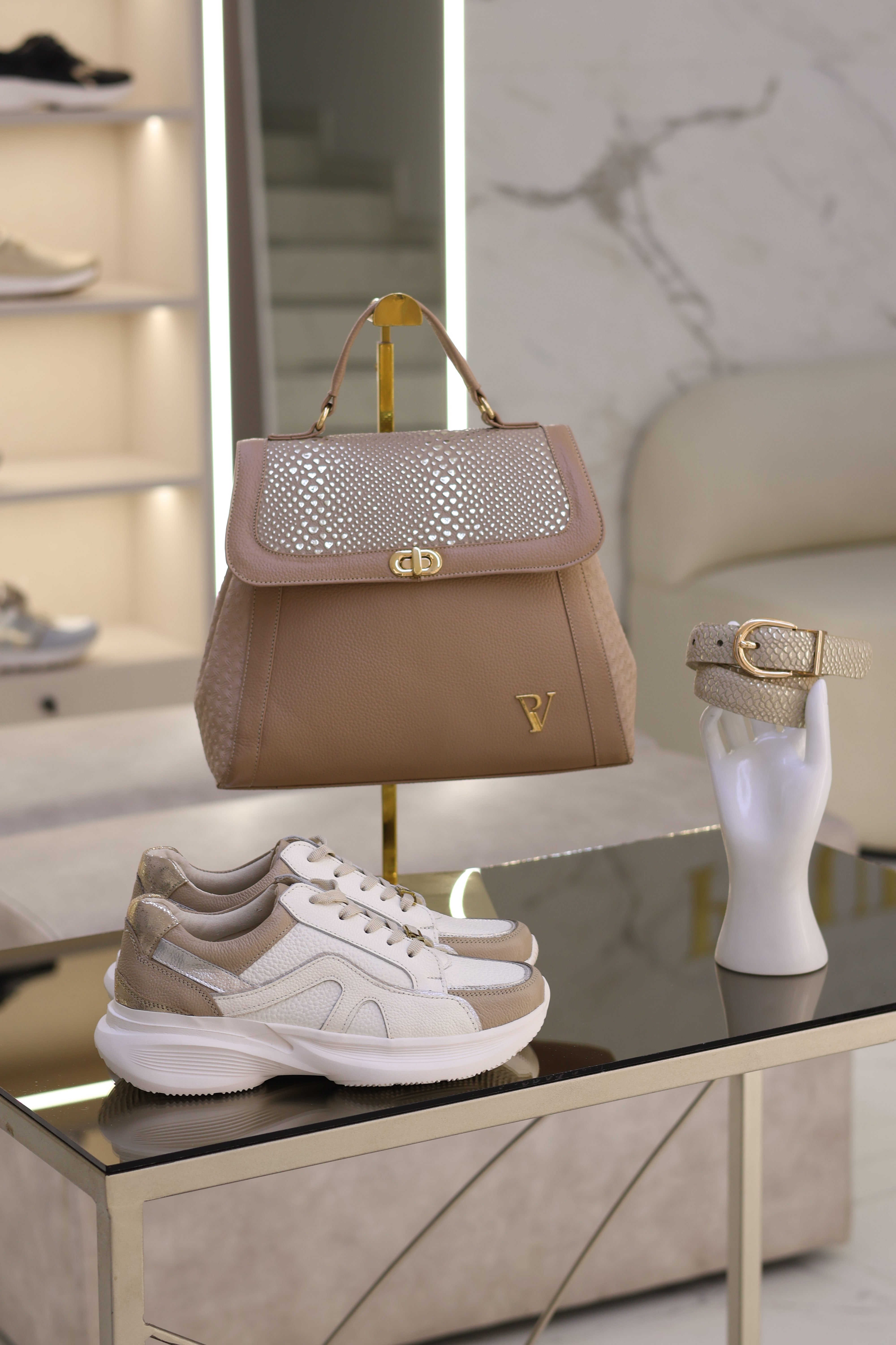 Tenis de cuero Paula Veléz Taupe Platino