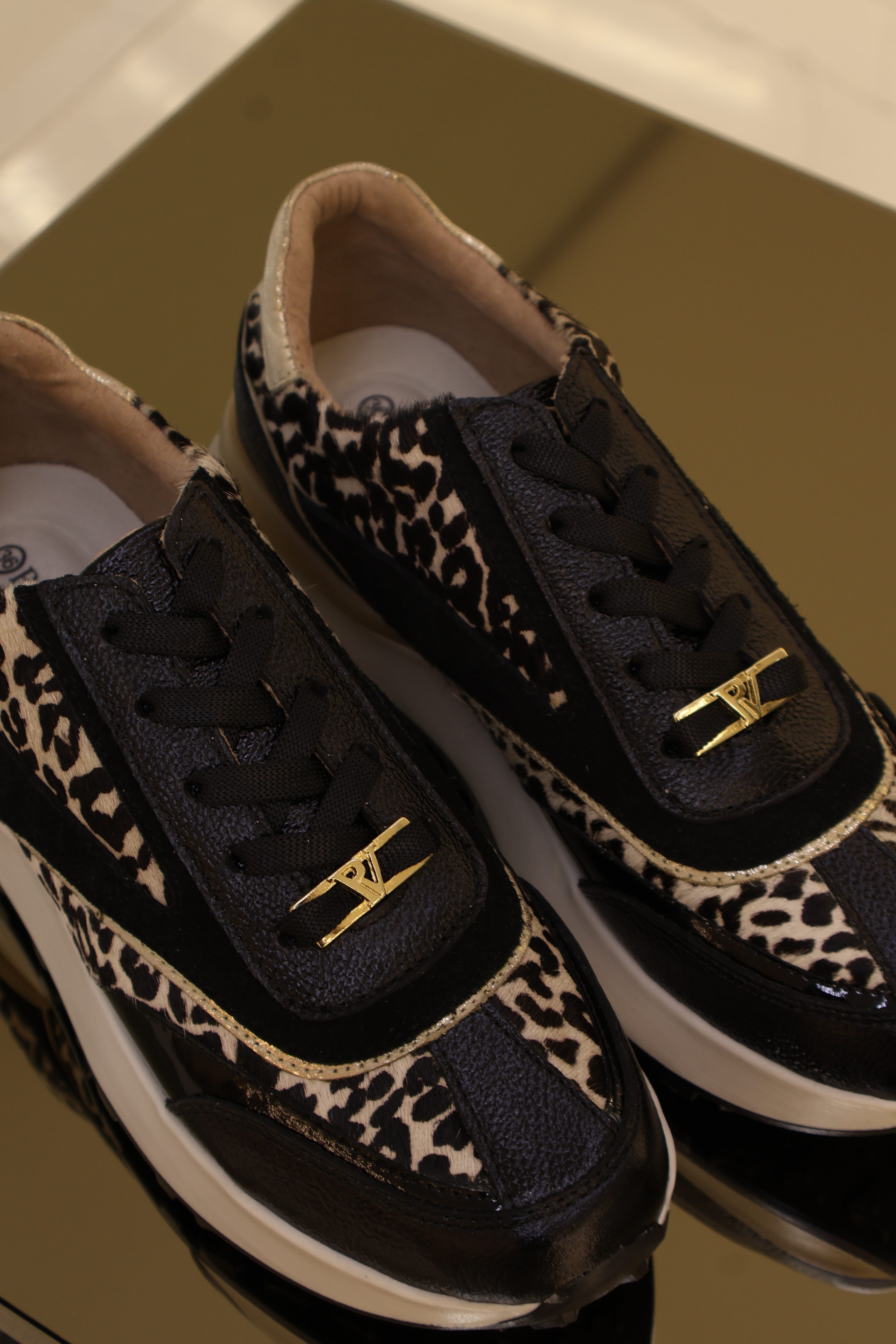 Tenis de cuero Bariloche Negro Folia luxury