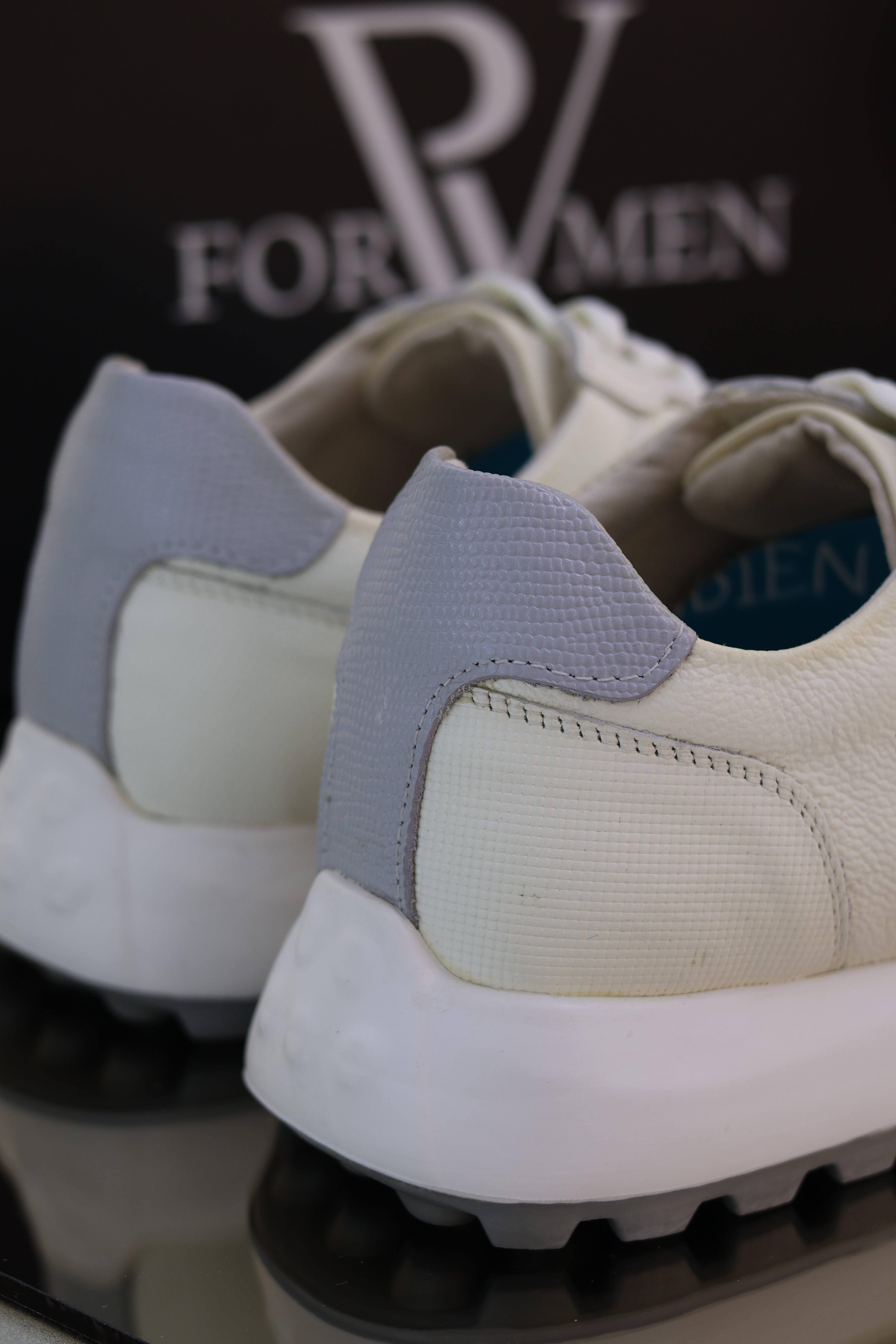 Tenis de cuero Dante talco