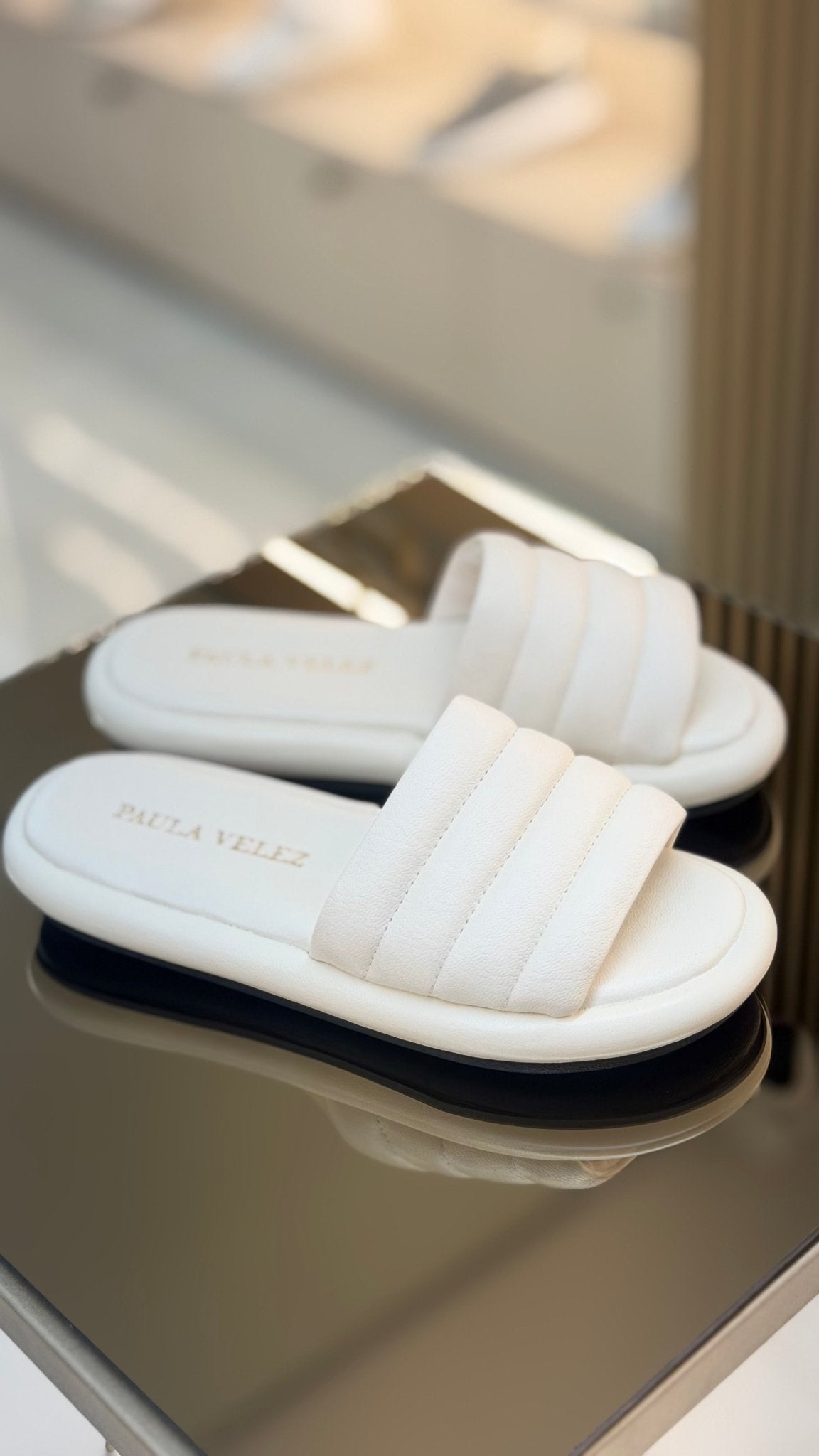 Sandalias Aura Talco en Cuero - PAULA VELEZ