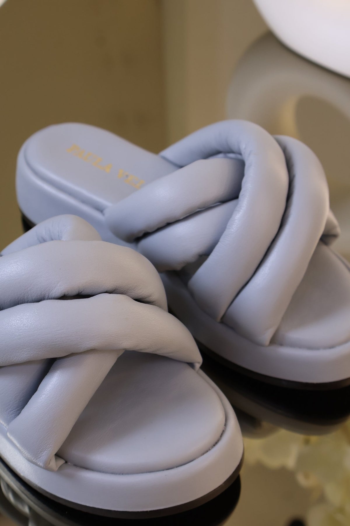 Sandalias en cuero baby blue para mujer - Paula Vélez - PAULA VELEZ