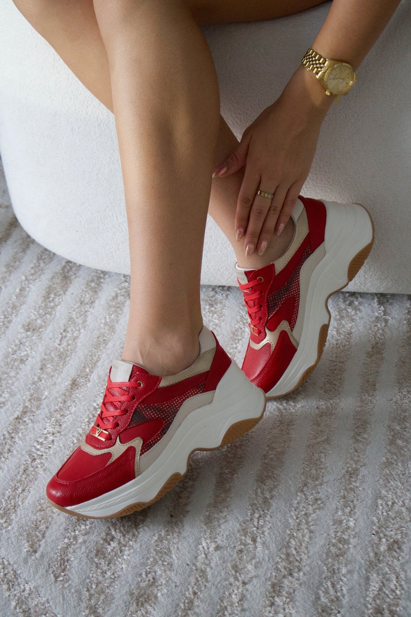 Tenis de cuero Samara rojo folia oro - PAULA VELEZ