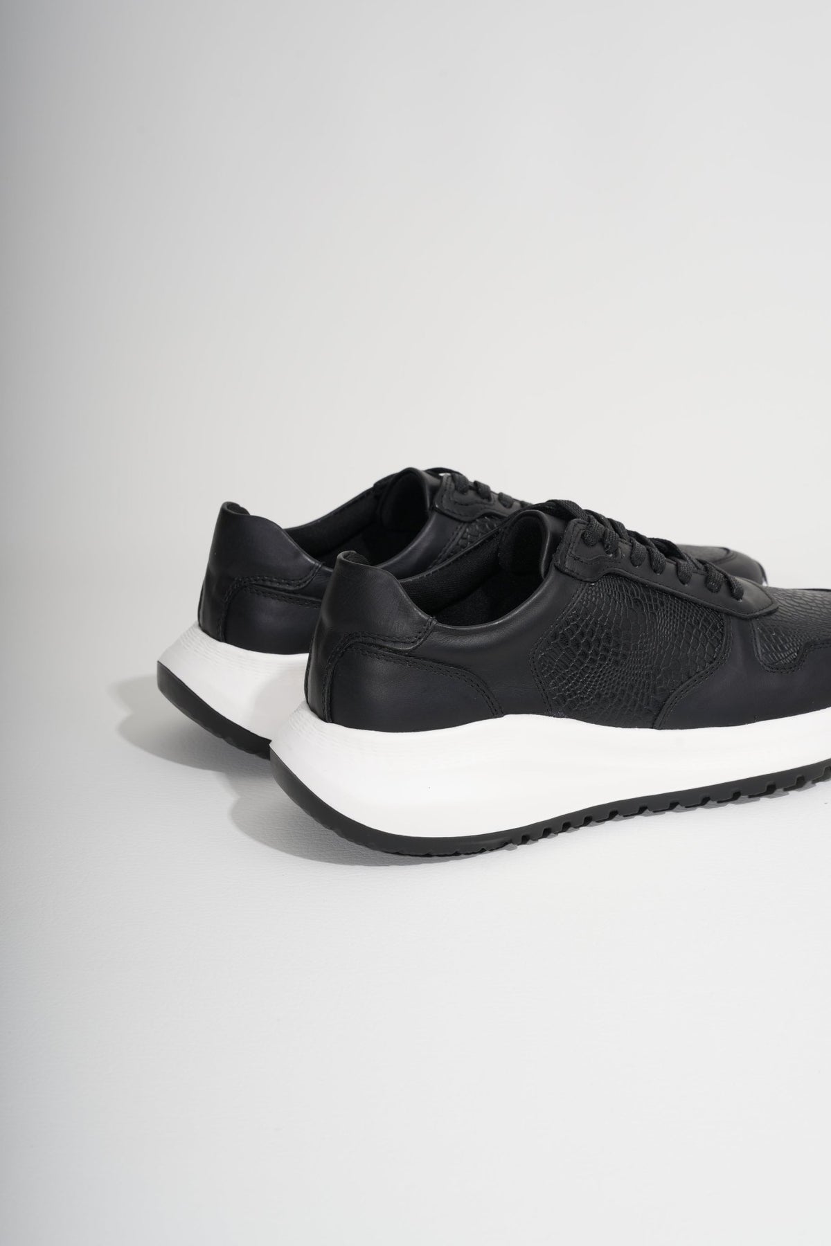 Tenis de hombre Dante en cuero Negro panda - PAULA VELEZ