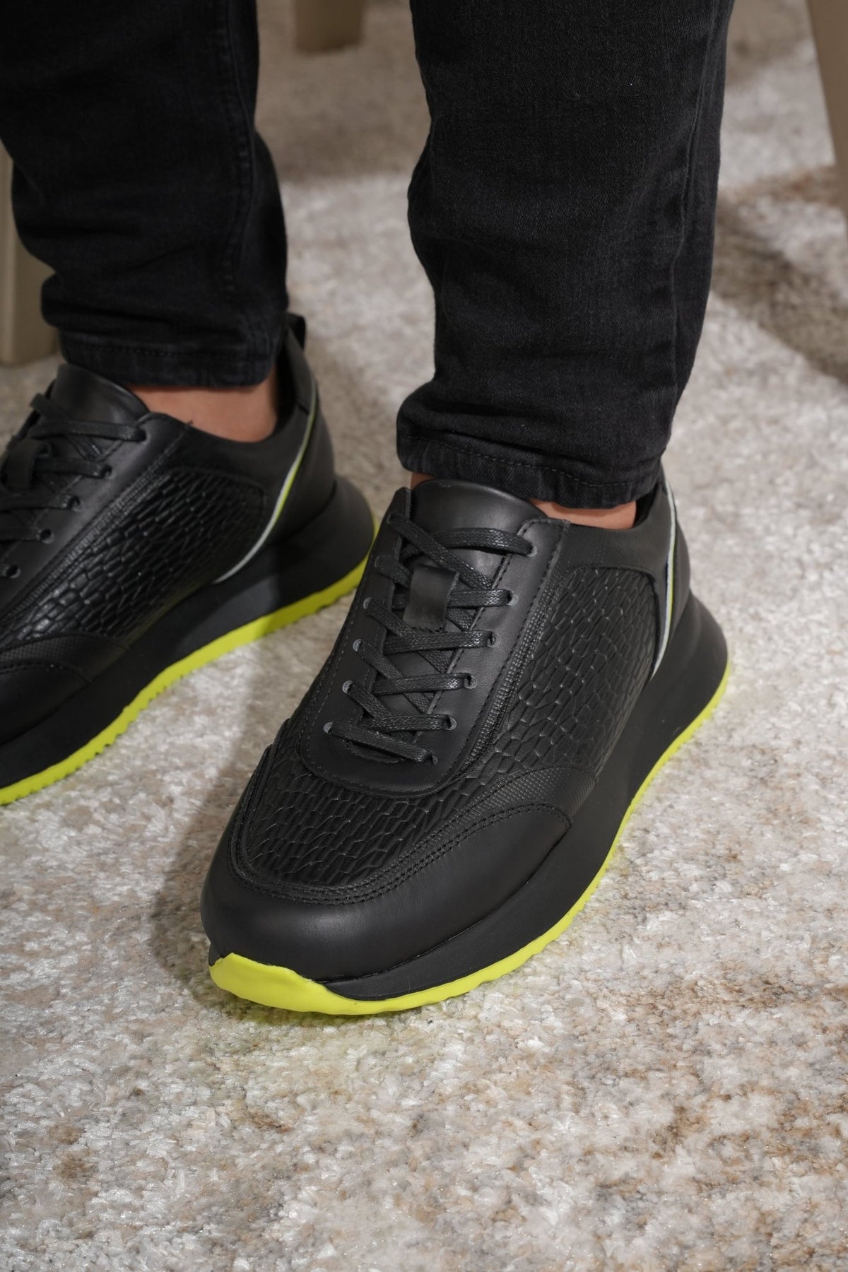 Tenis Origen Negro Neón en Cuero para hombre - PAULA VELEZ