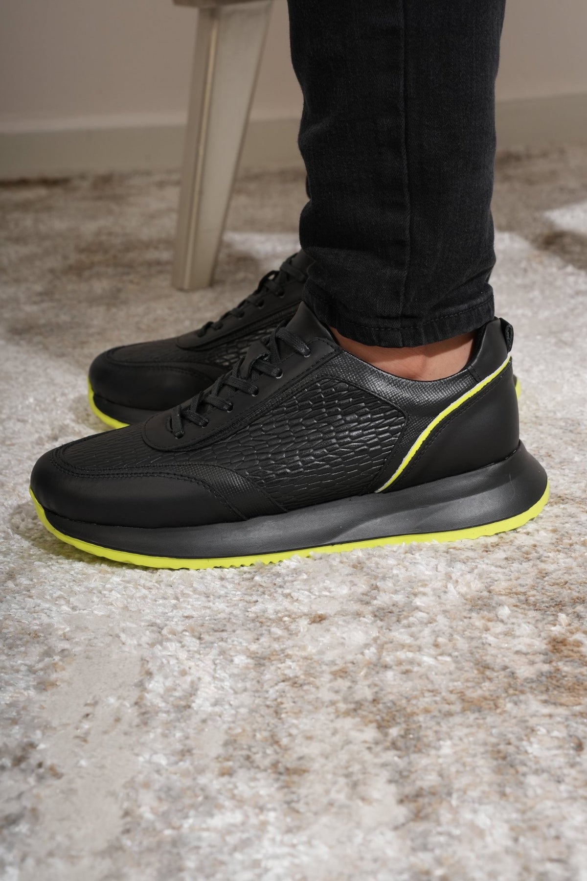 Tenis Origen Negro Neón en Cuero para hombre - PAULA VELEZ