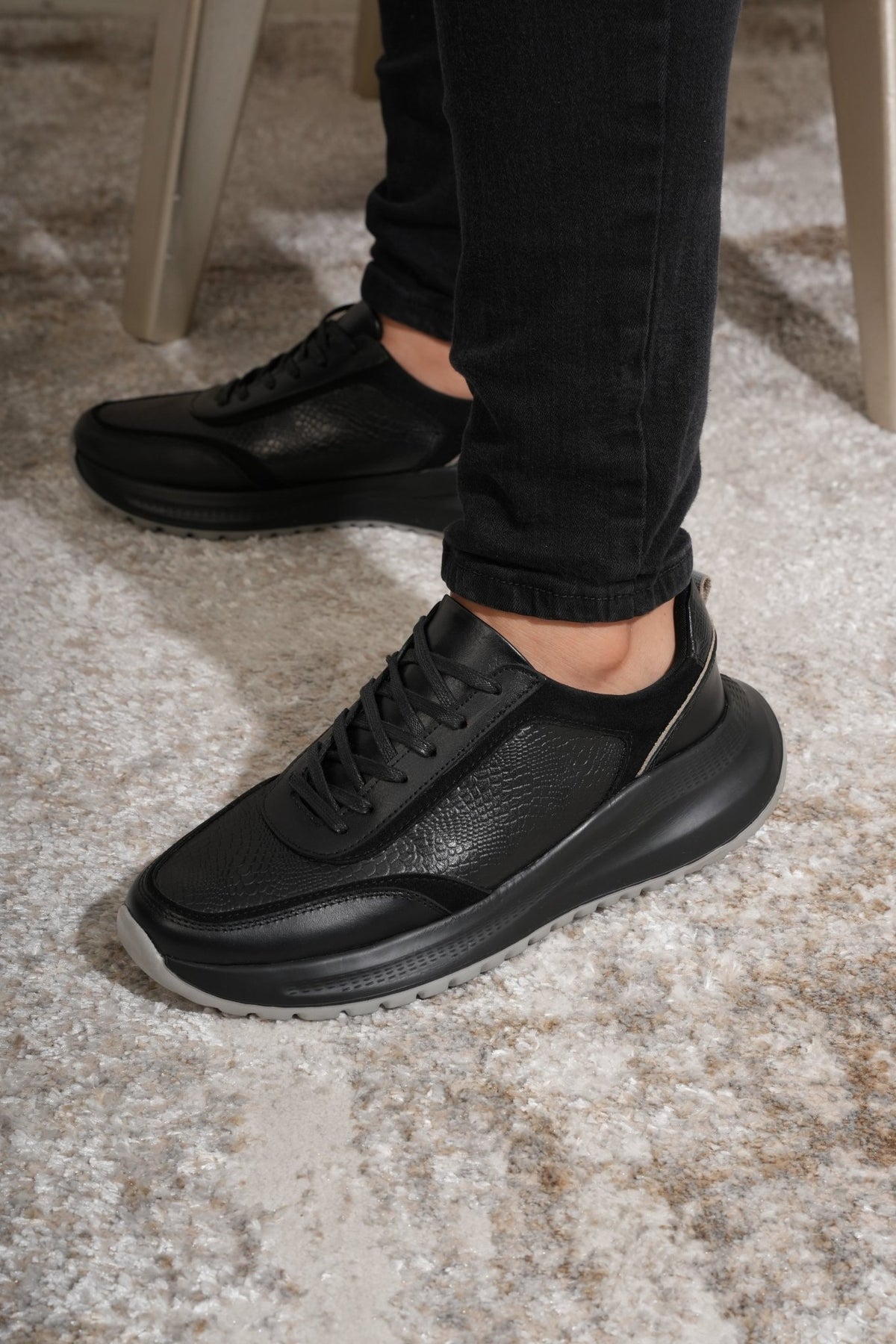 Tenis Origen para hombre en cuero Negro Largarto Panda - PAULA VELEZ