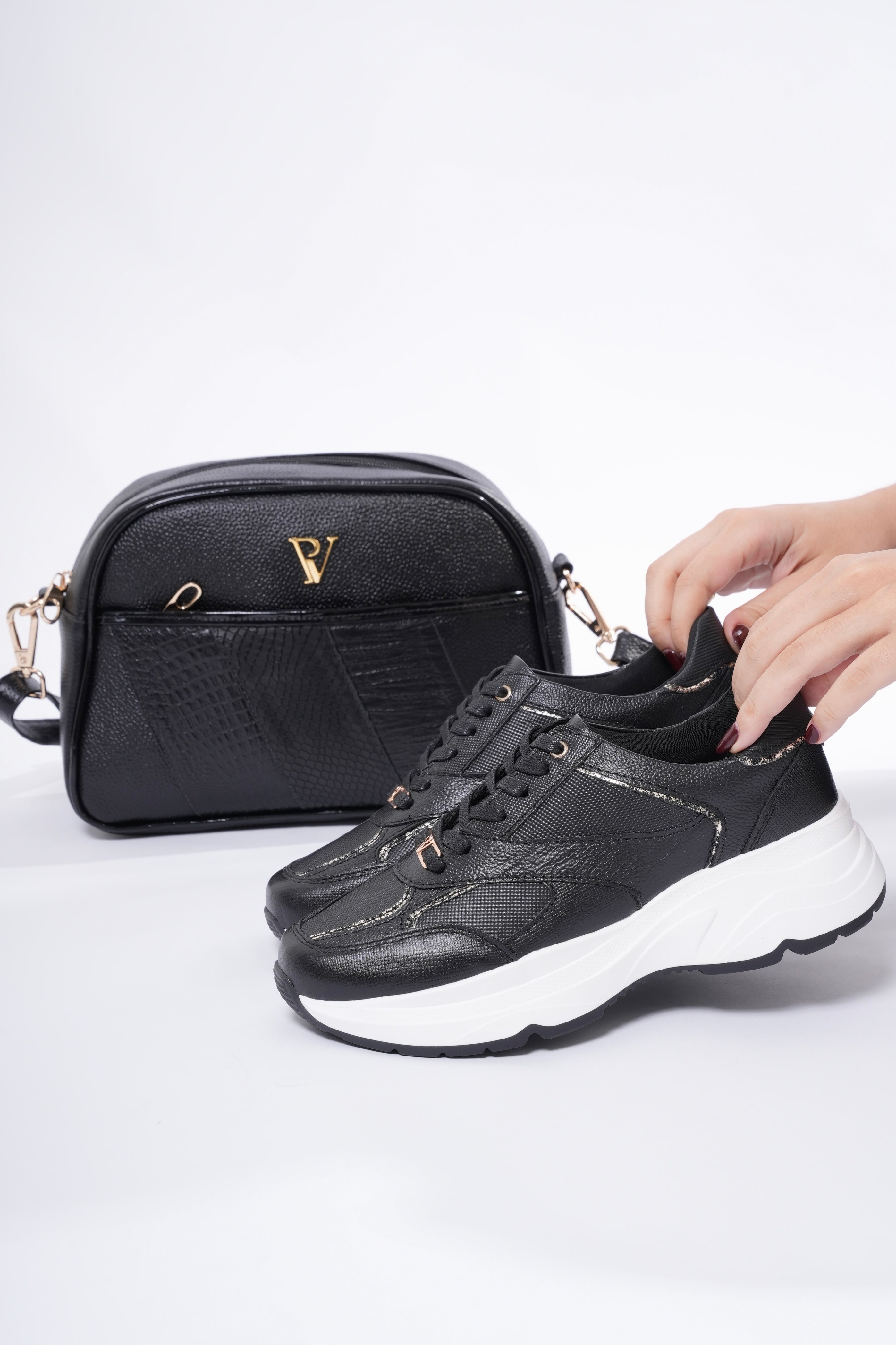 Tenis Boreal Negro en Cuero
