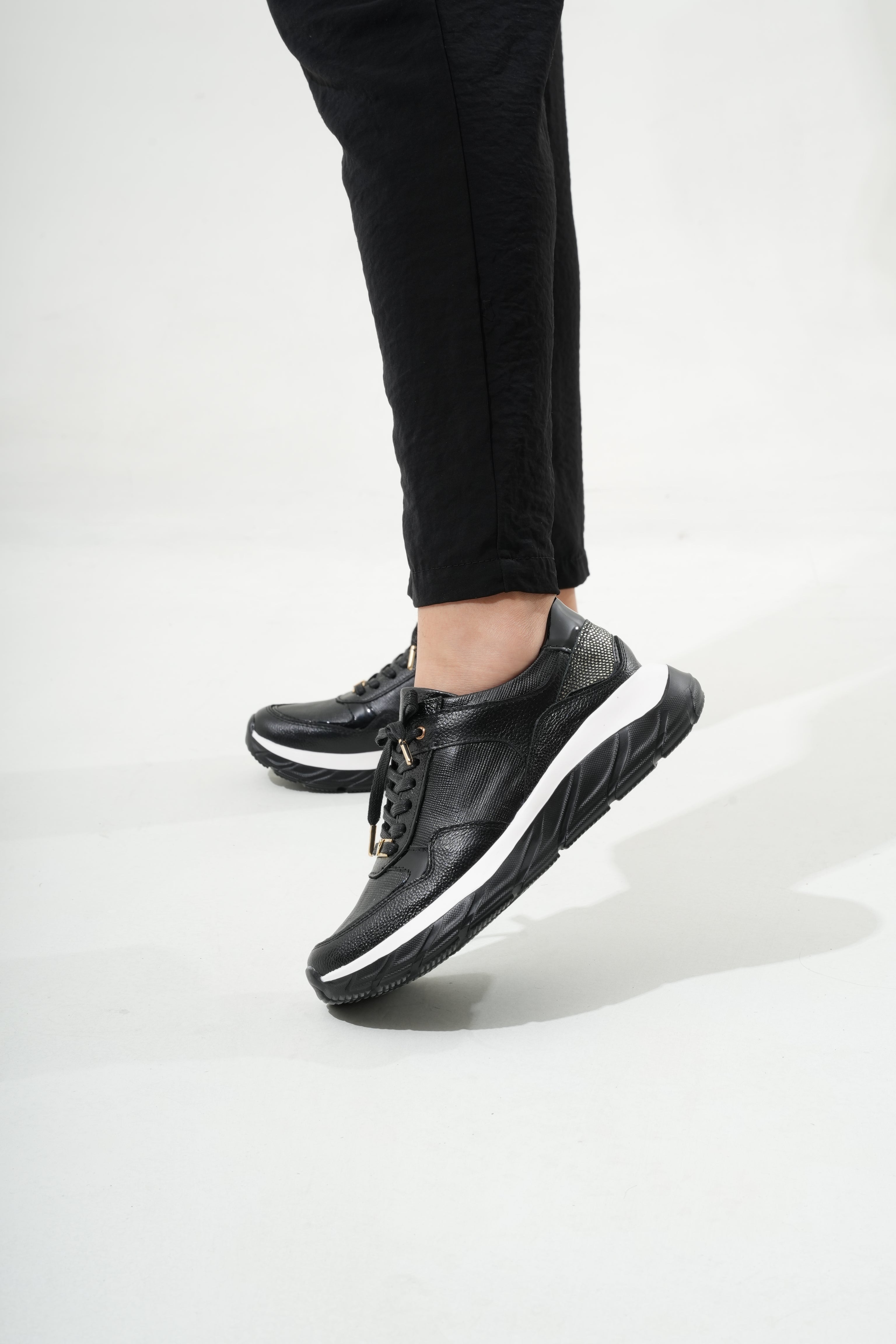 Denver Negro Farrel Tenis en Cuero