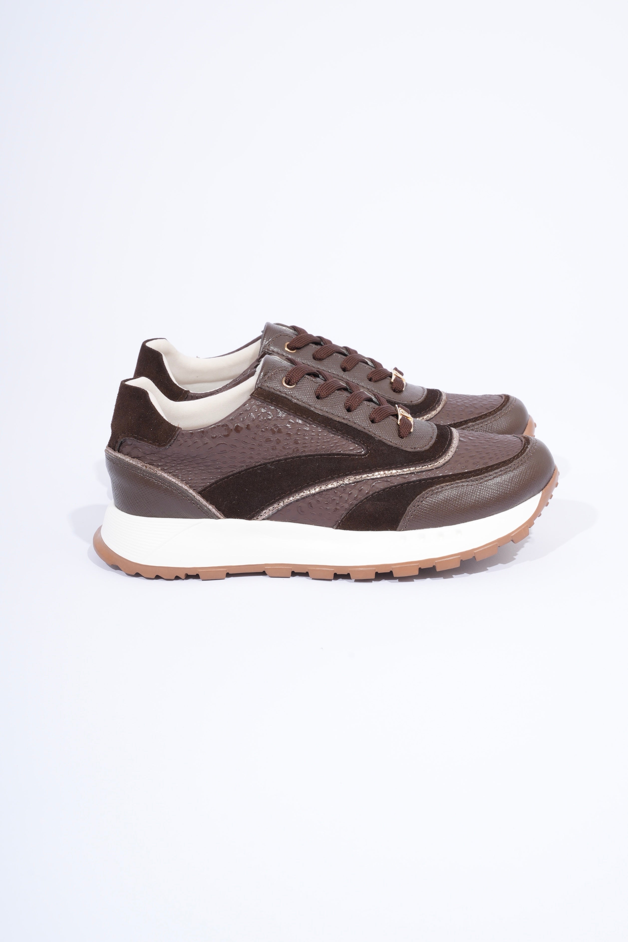 Bariloche Café Folia Gamuza Tenis en Cuero