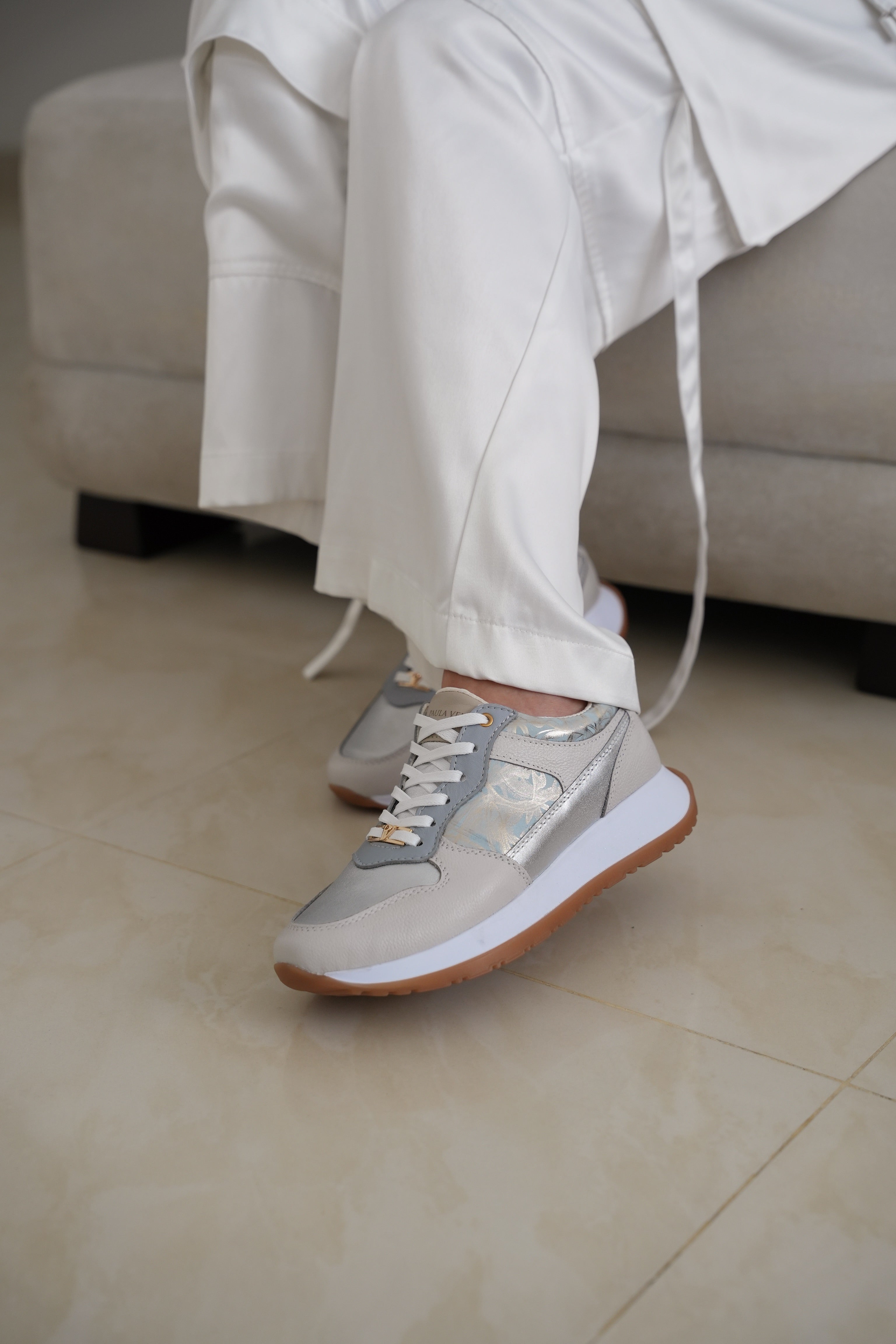 Tenis de cuero Romeo Gris Folia