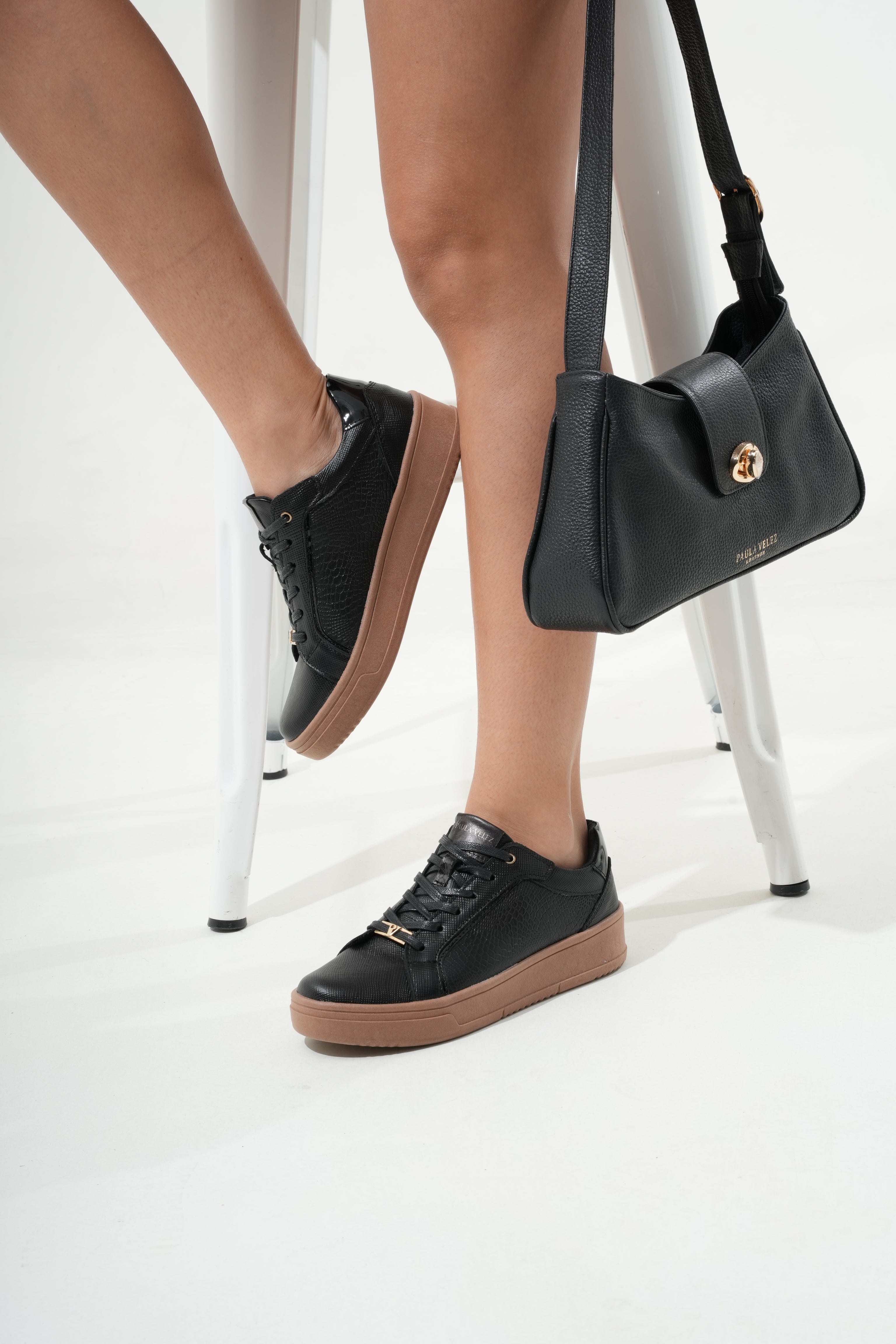 Bonny Negro Austria Tenis en Cuero