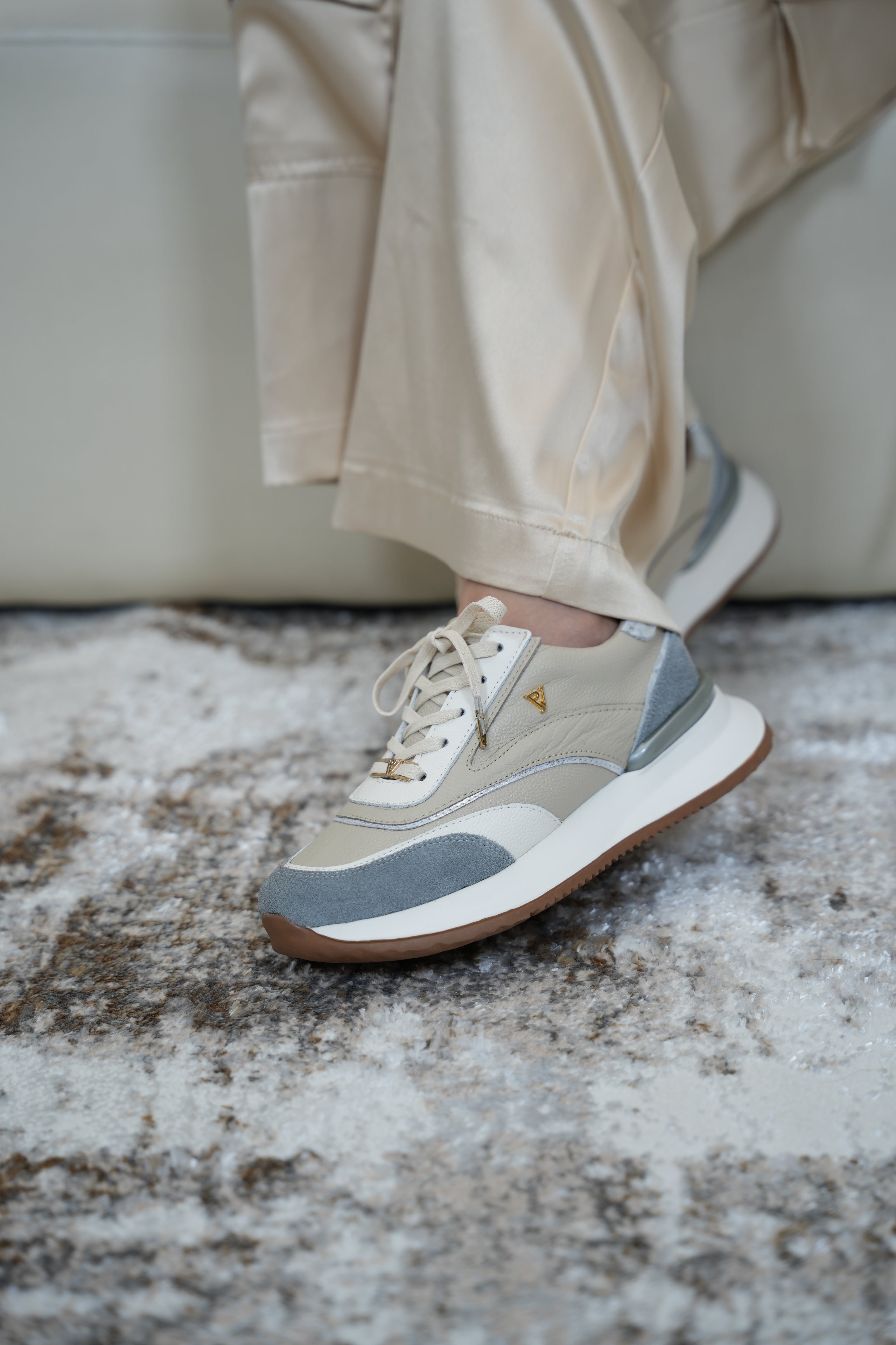 Bariloche Taupe gris en cuero