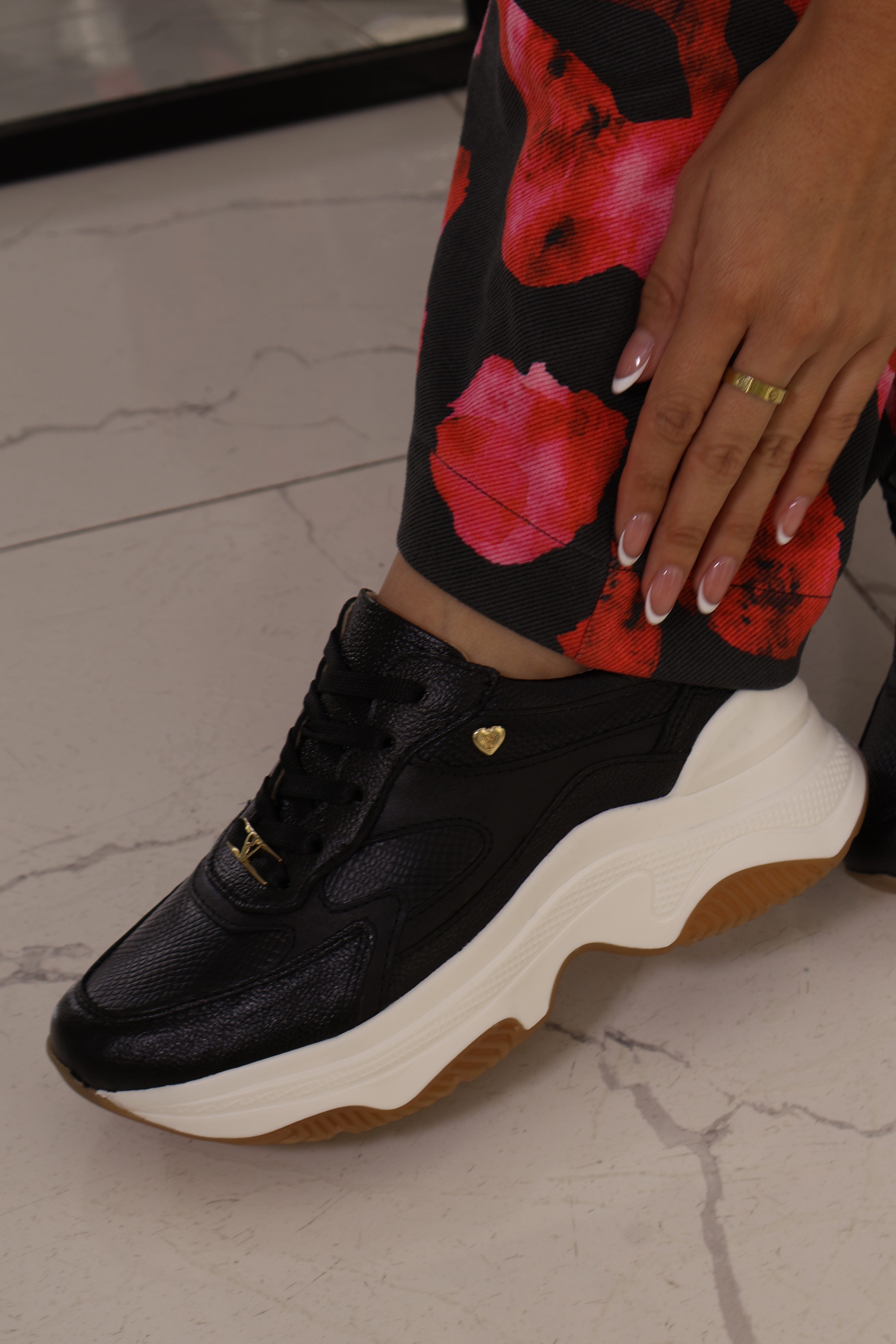 Tenis Samara Negro en cuero
