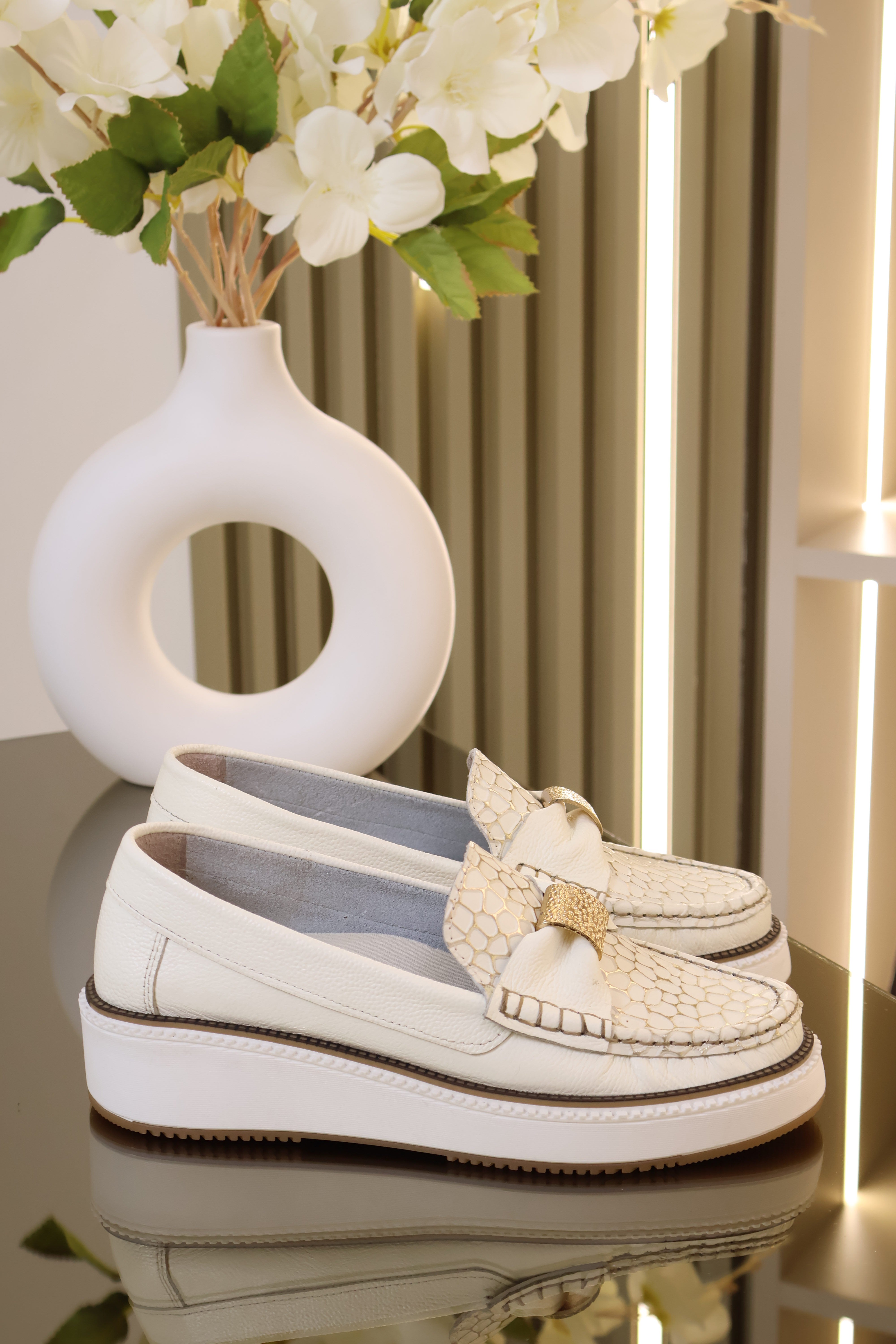 Mocasín Talco Folia en cuero