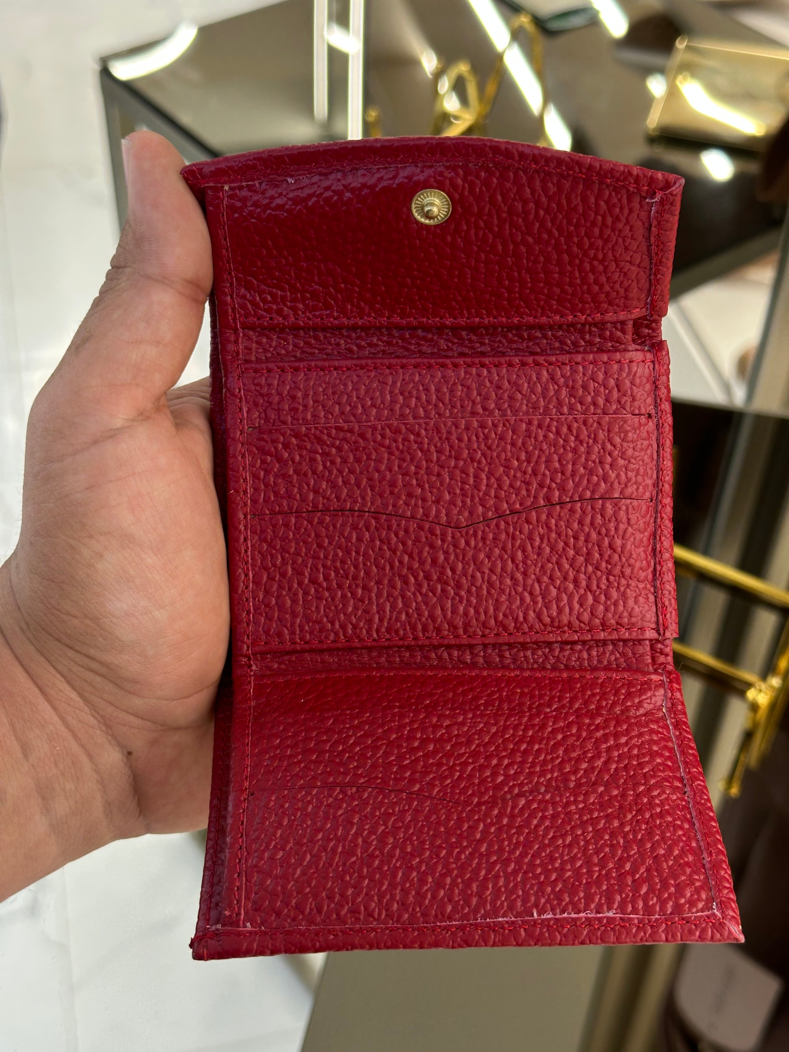 Billetera pequeña roja