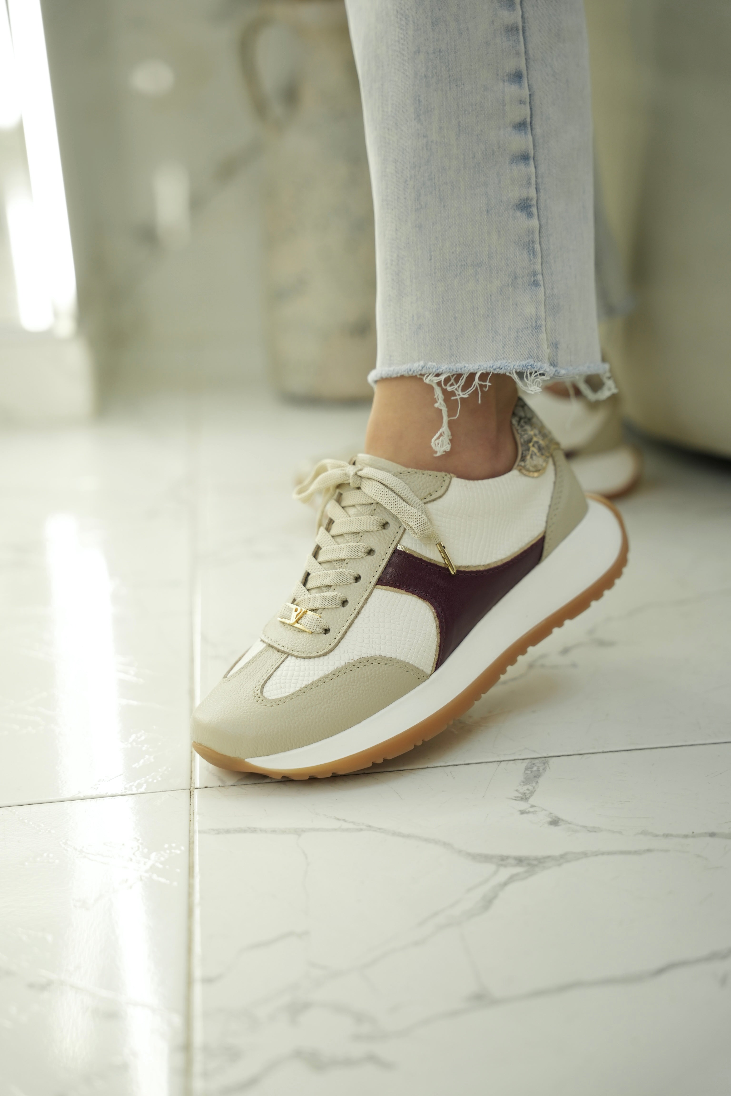 Tenis en cuero Milán Taupe Vino