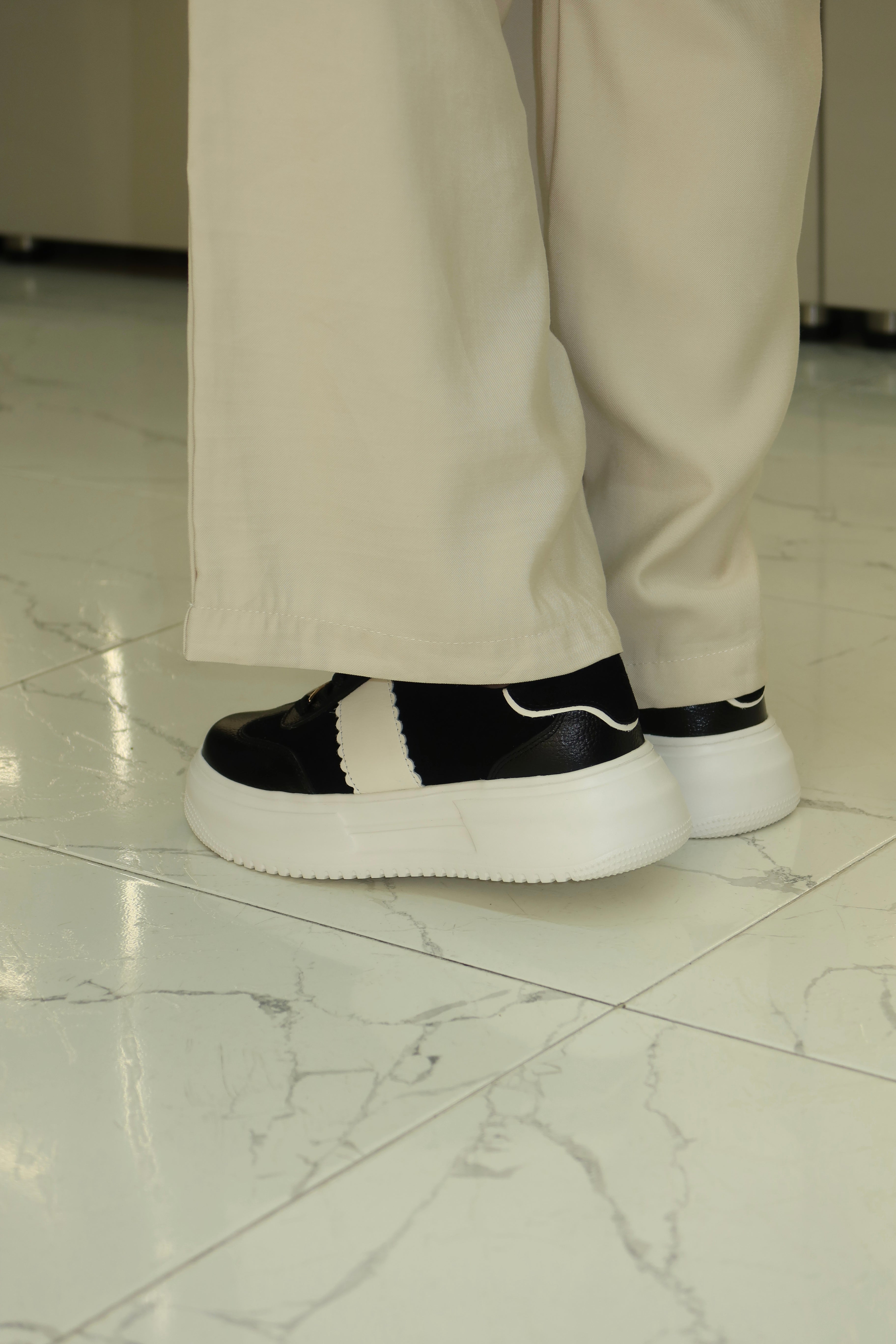Monaco negro en cuero
