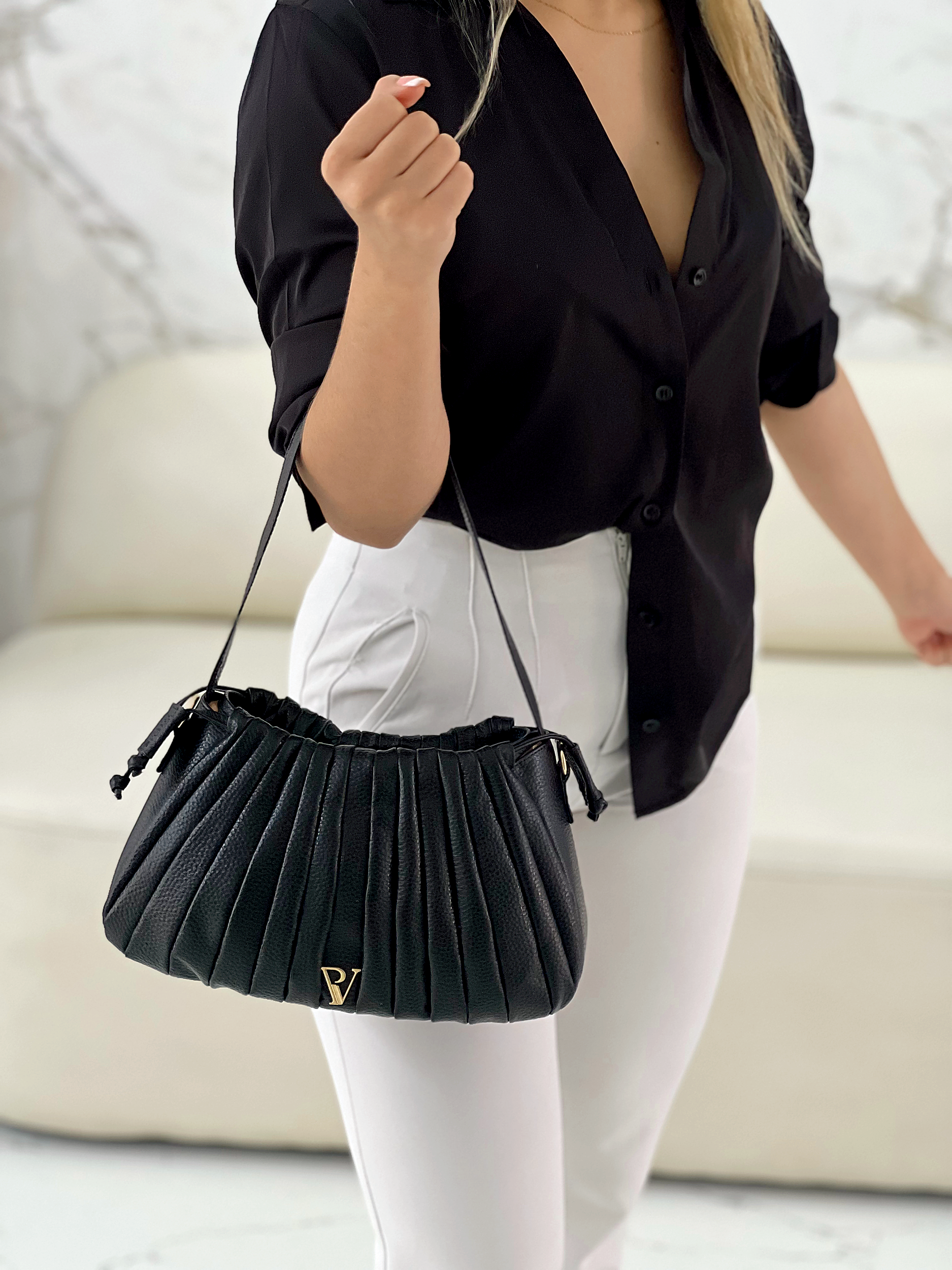 bolso plegable en cuero negro