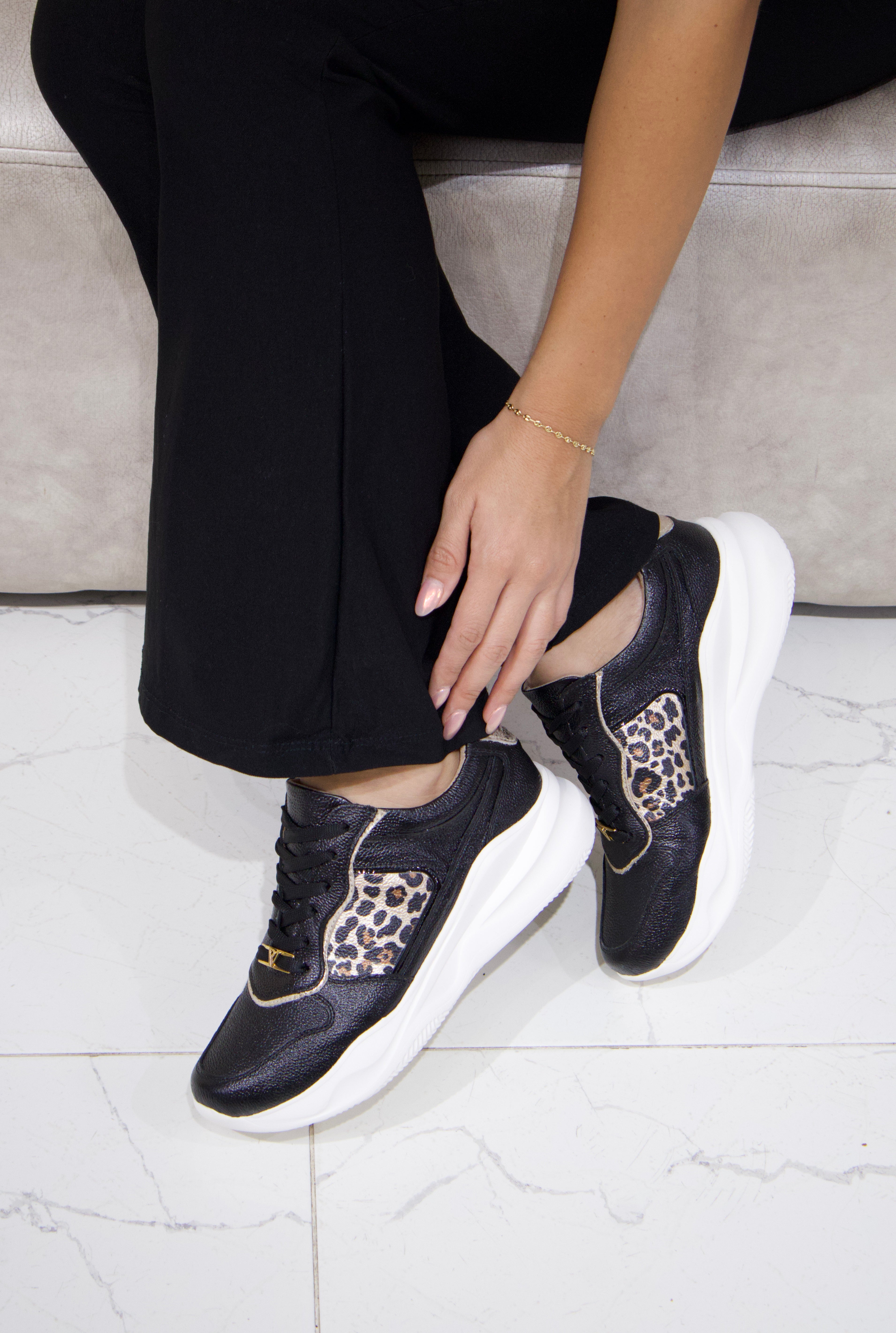 Tenis de cuero Romeo negro folia animal liz