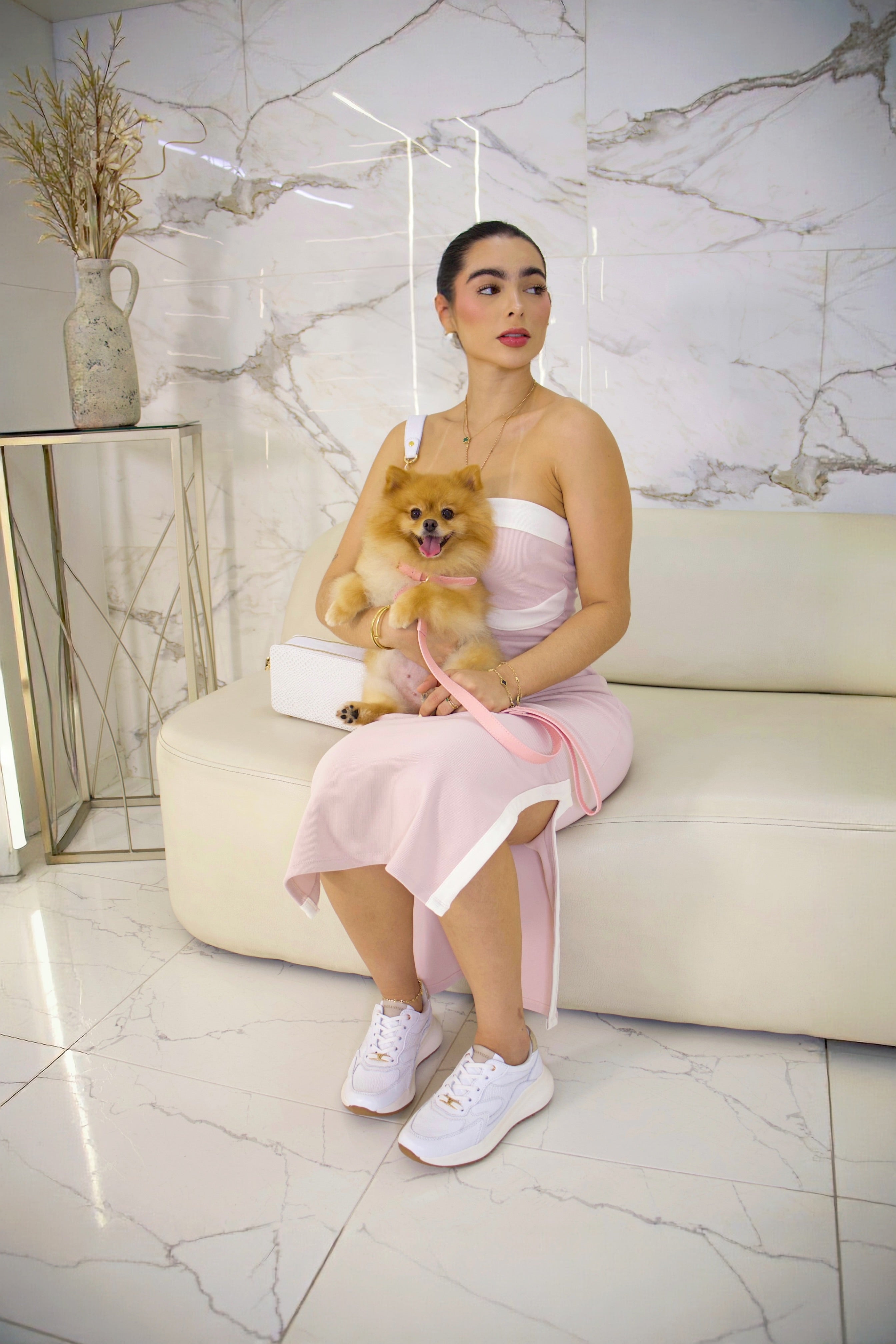 Correa en cuero  rosa para perritos