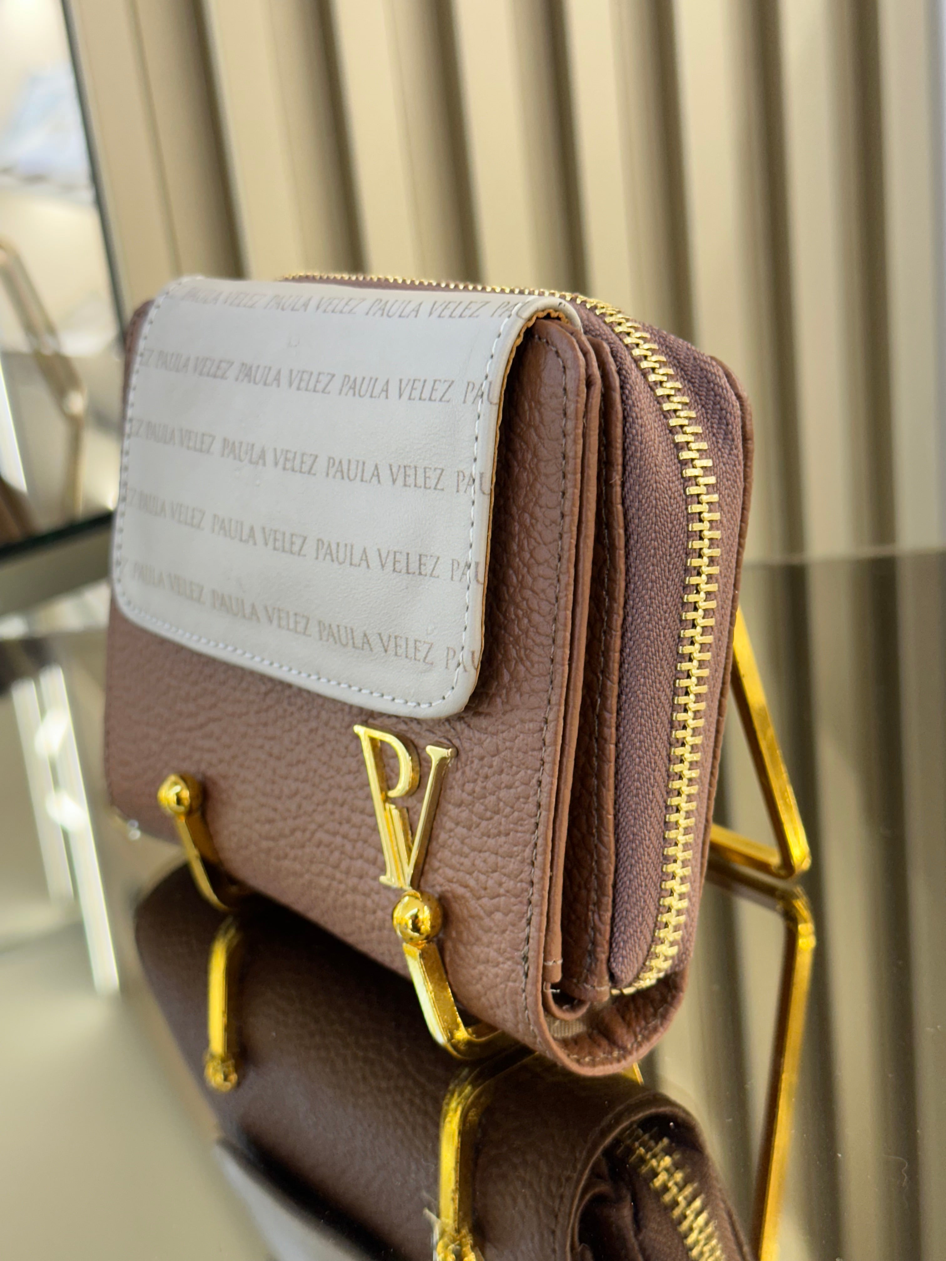 Billetera cafe Paula Vélez