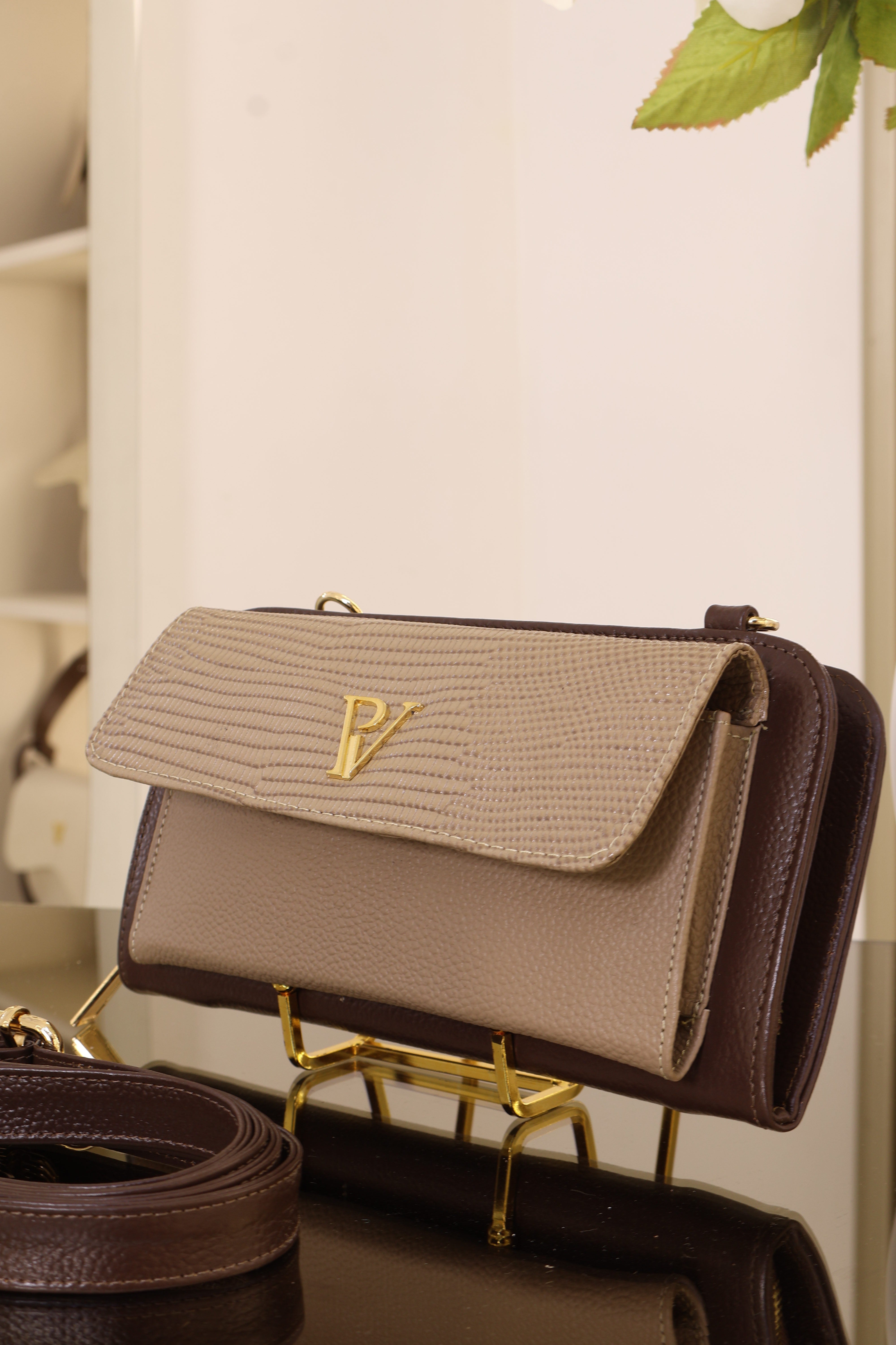 Billetera manos libres en cuero Taupe x Café