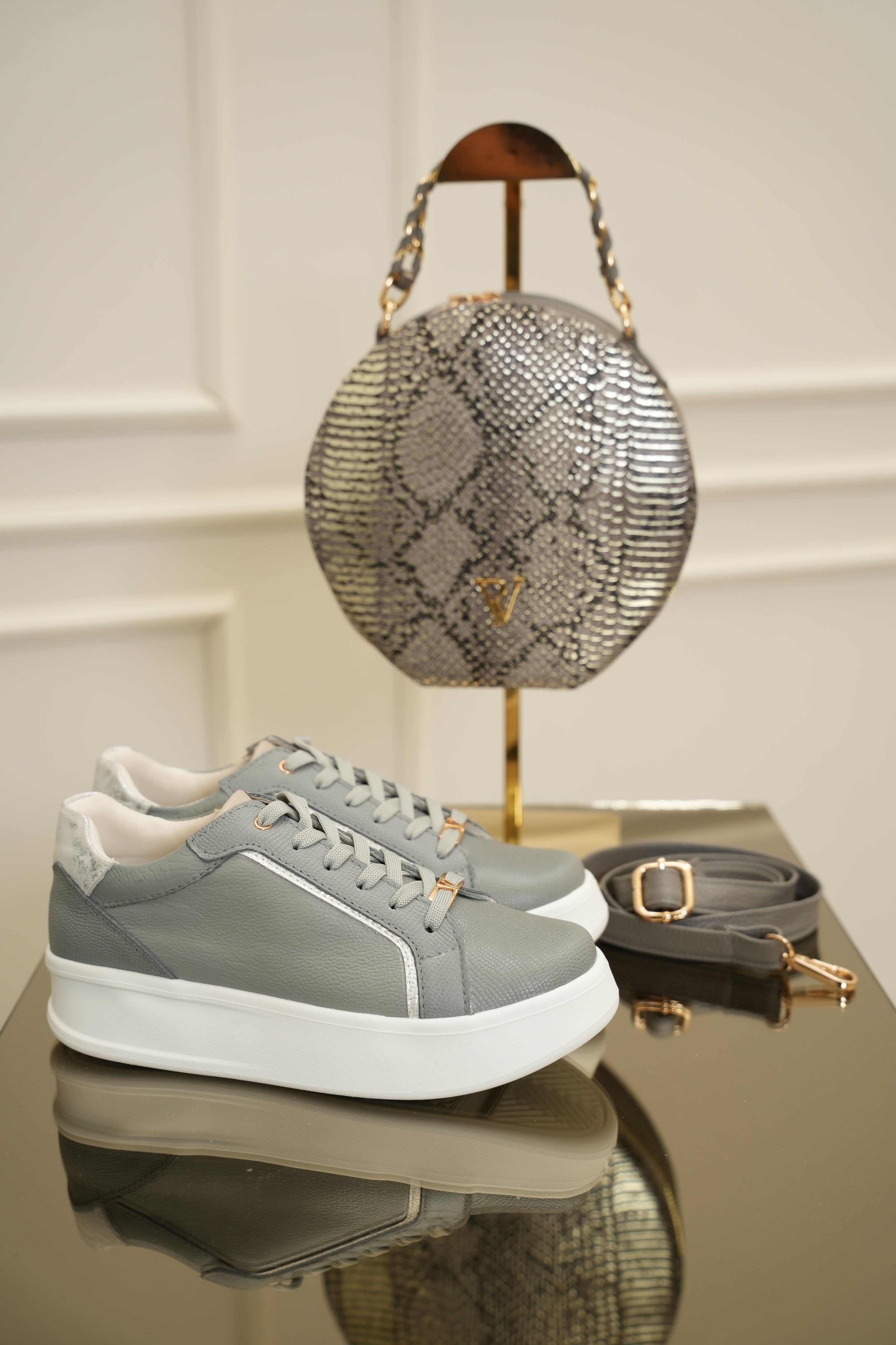 Tenis Bonny Gris en cuero