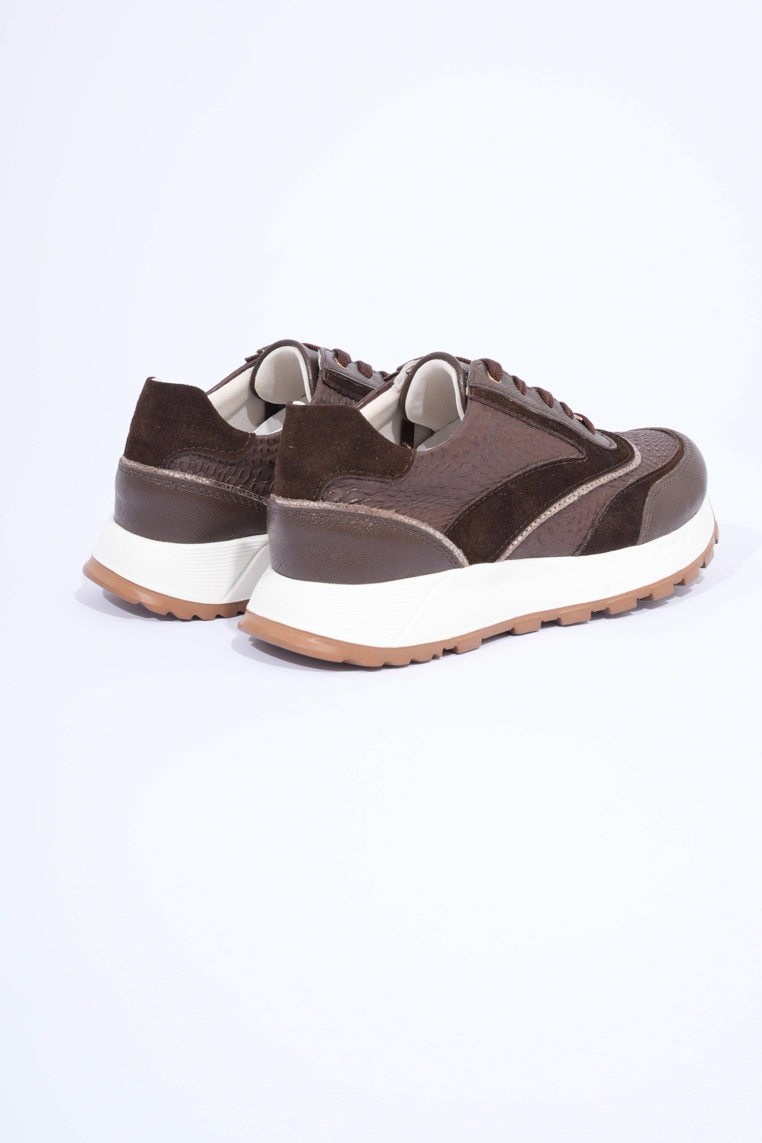 Bariloche Café Folia Gamuza Tenis en Cuero