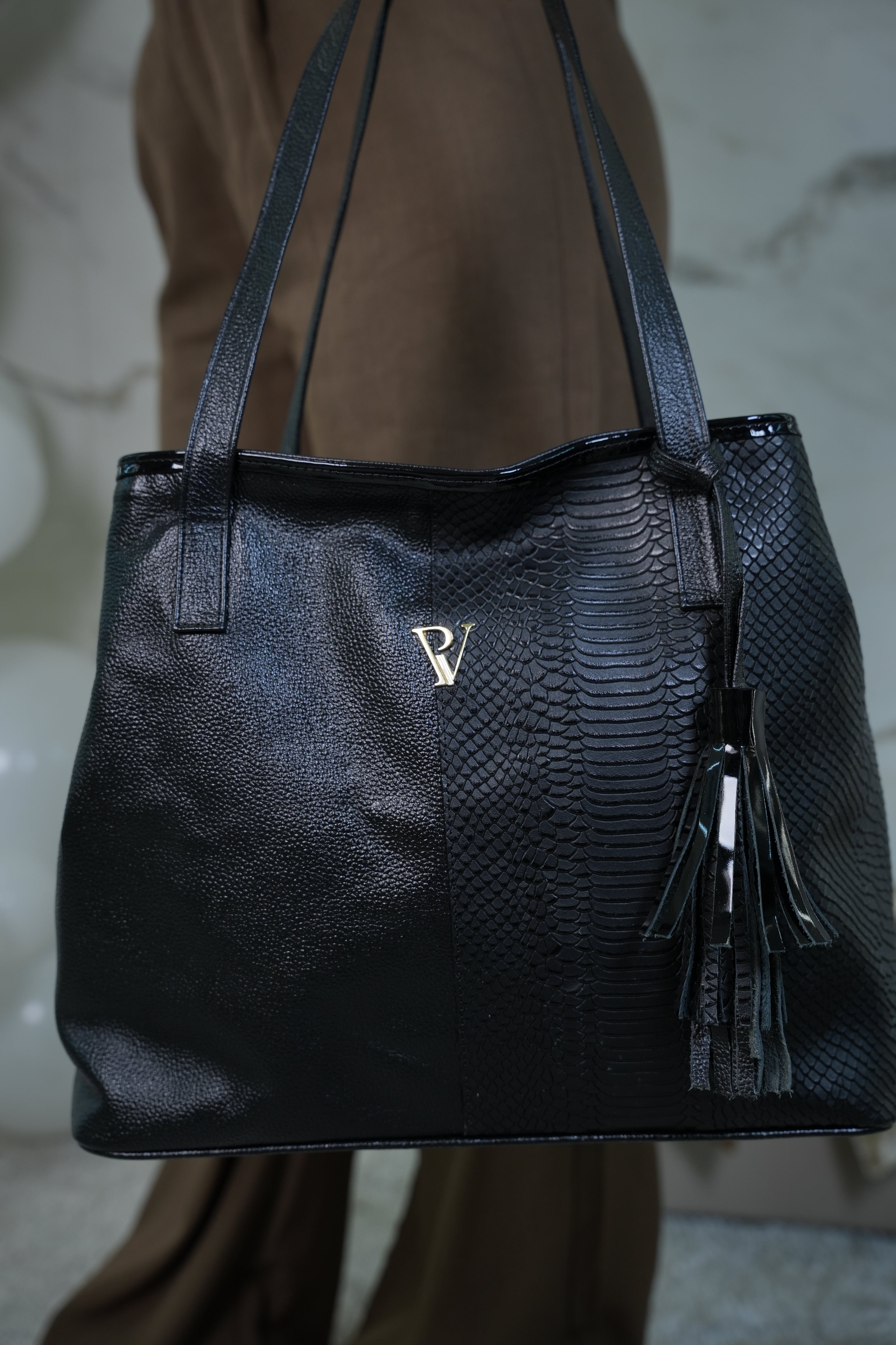 Bolso Mallorca Negro en Cuero