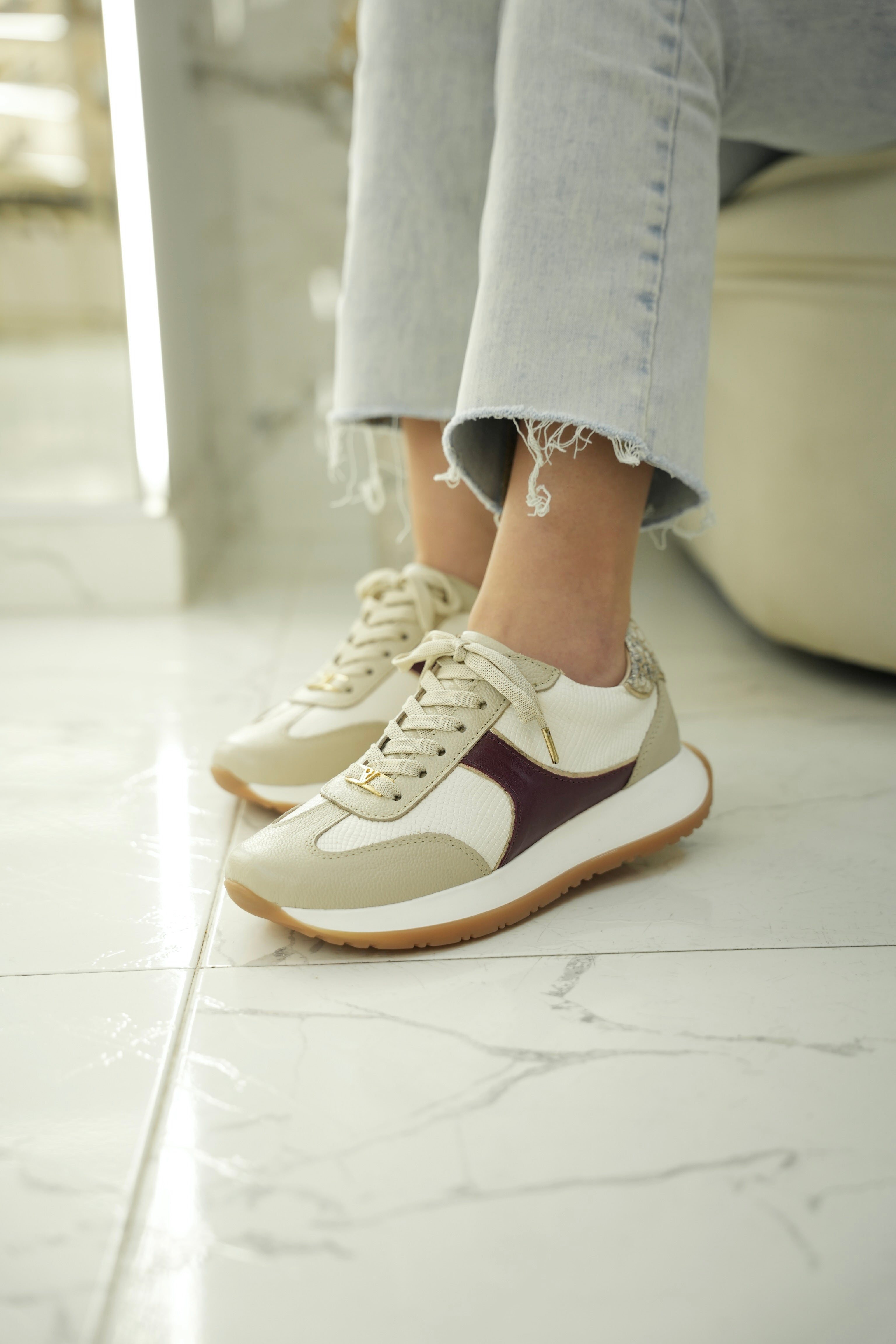 Tenis en cuero Milán Taupe Vino