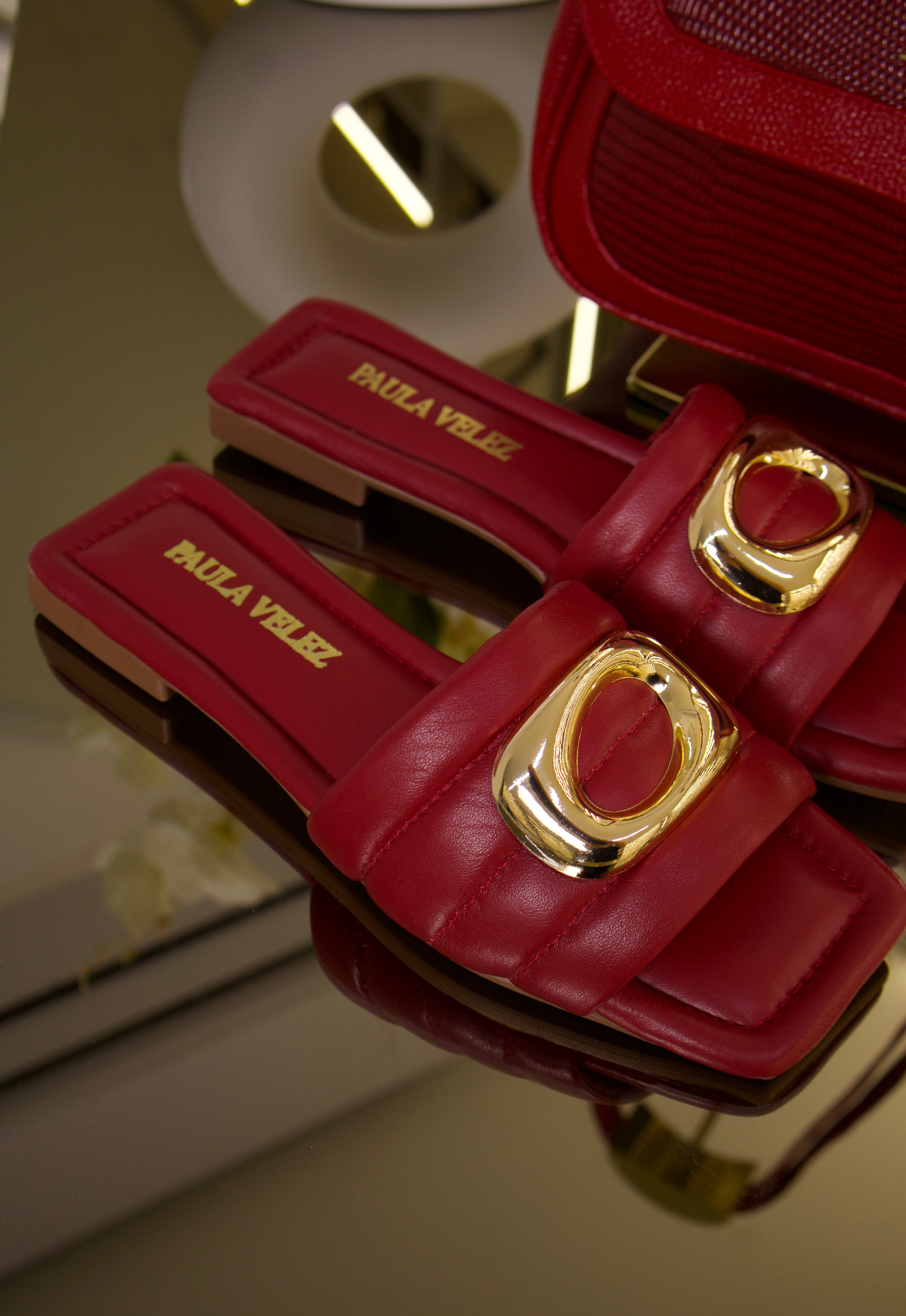 Sandalias en cuero Zara rojo
