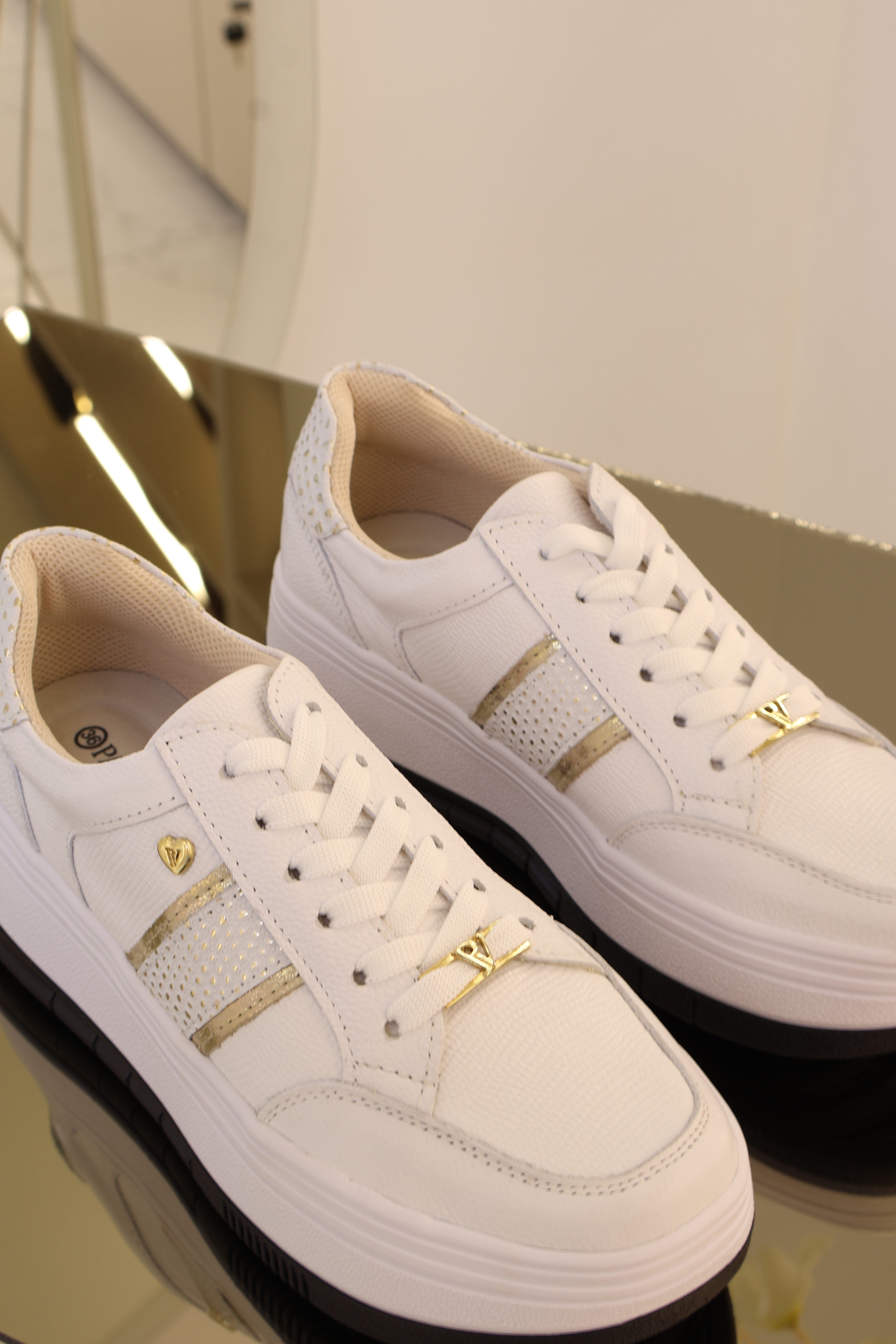 Tenis Aspen Blanco Oro en cuero