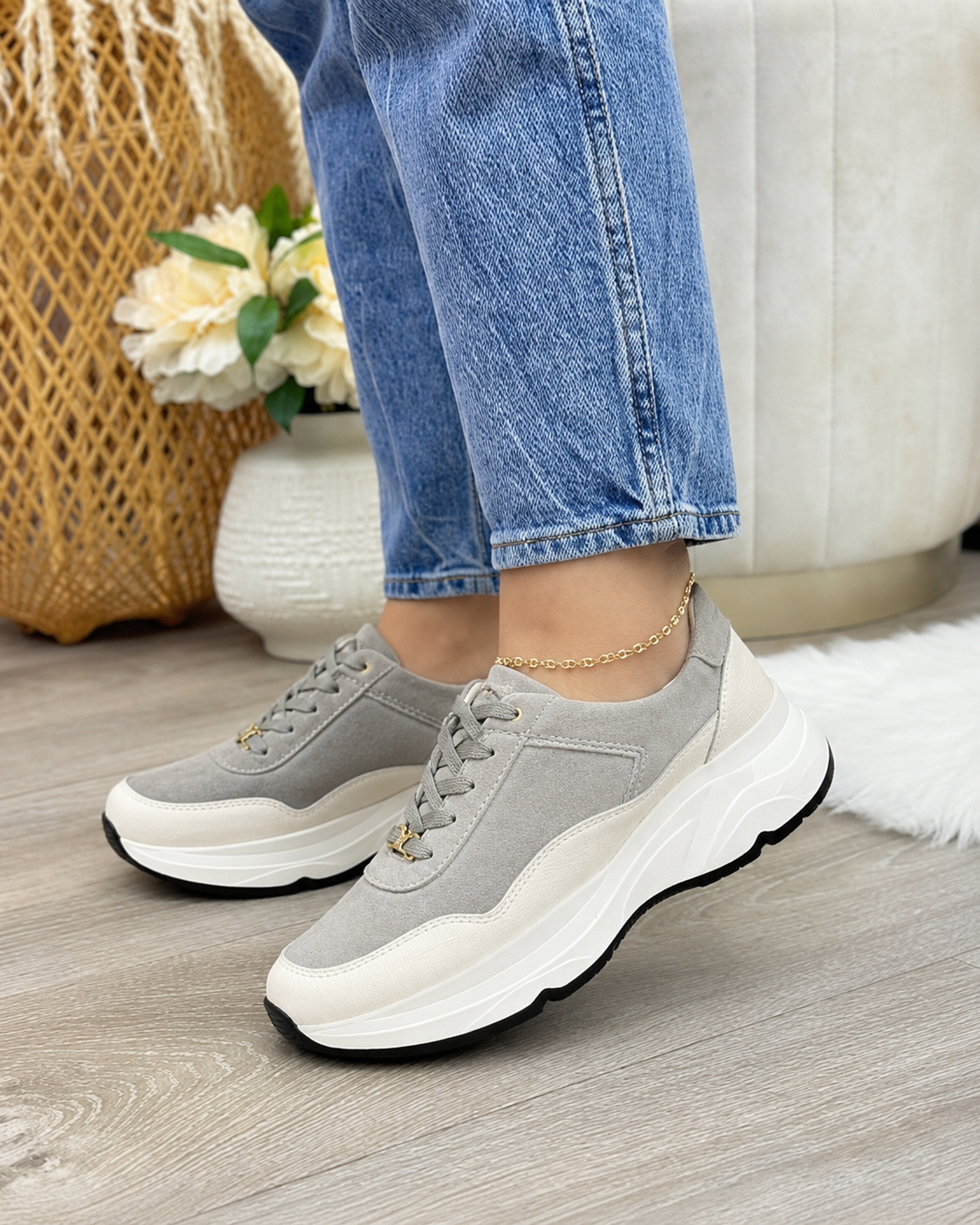 Tenis Luciana blanco carnaza gris en cuero Paula Vélez
