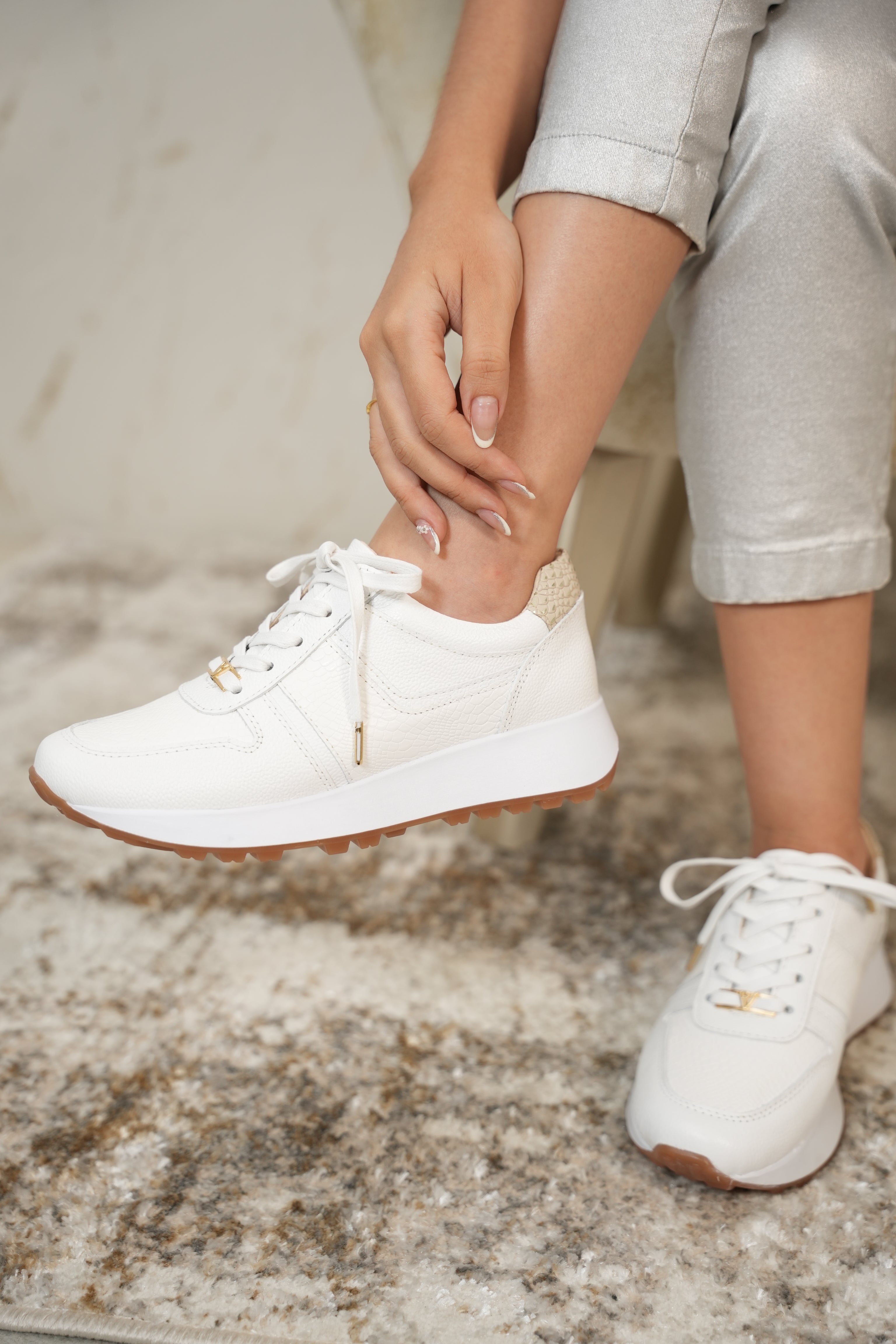 Tenis coco Blanco Taupe en cuero
