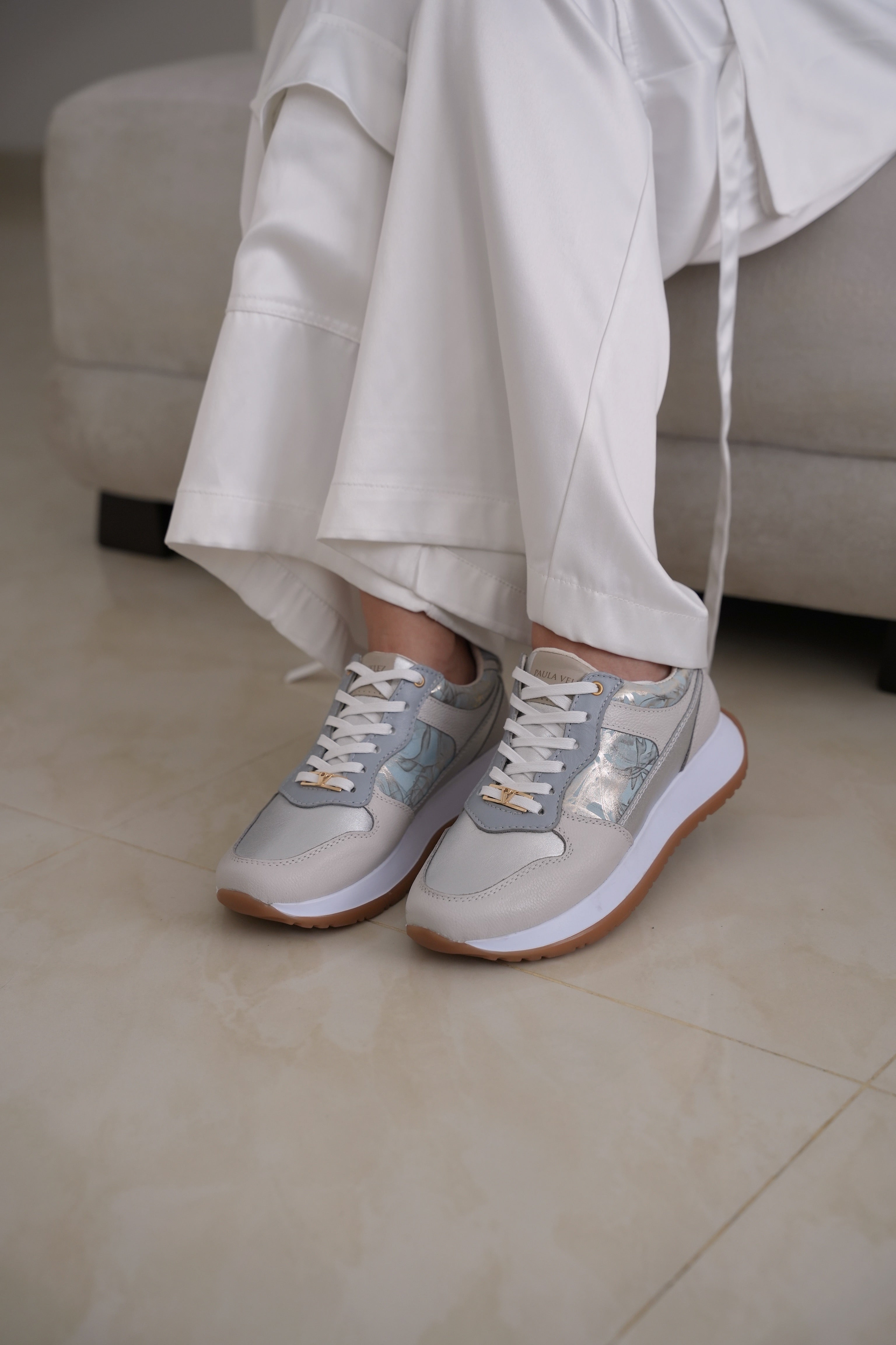 Tenis de cuero Romeo Gris Folia