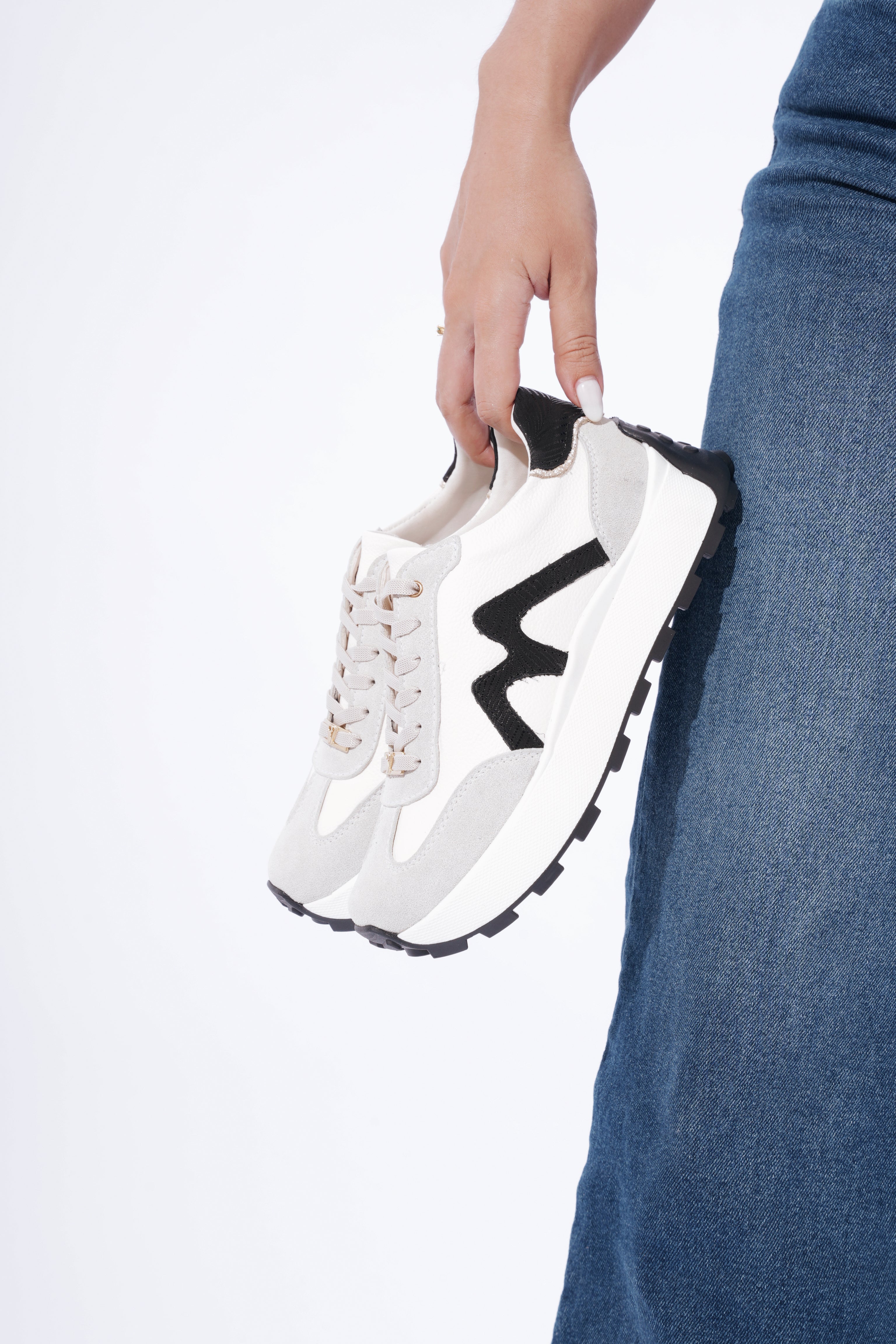 Milán Marfil Aqua Negro Waffle