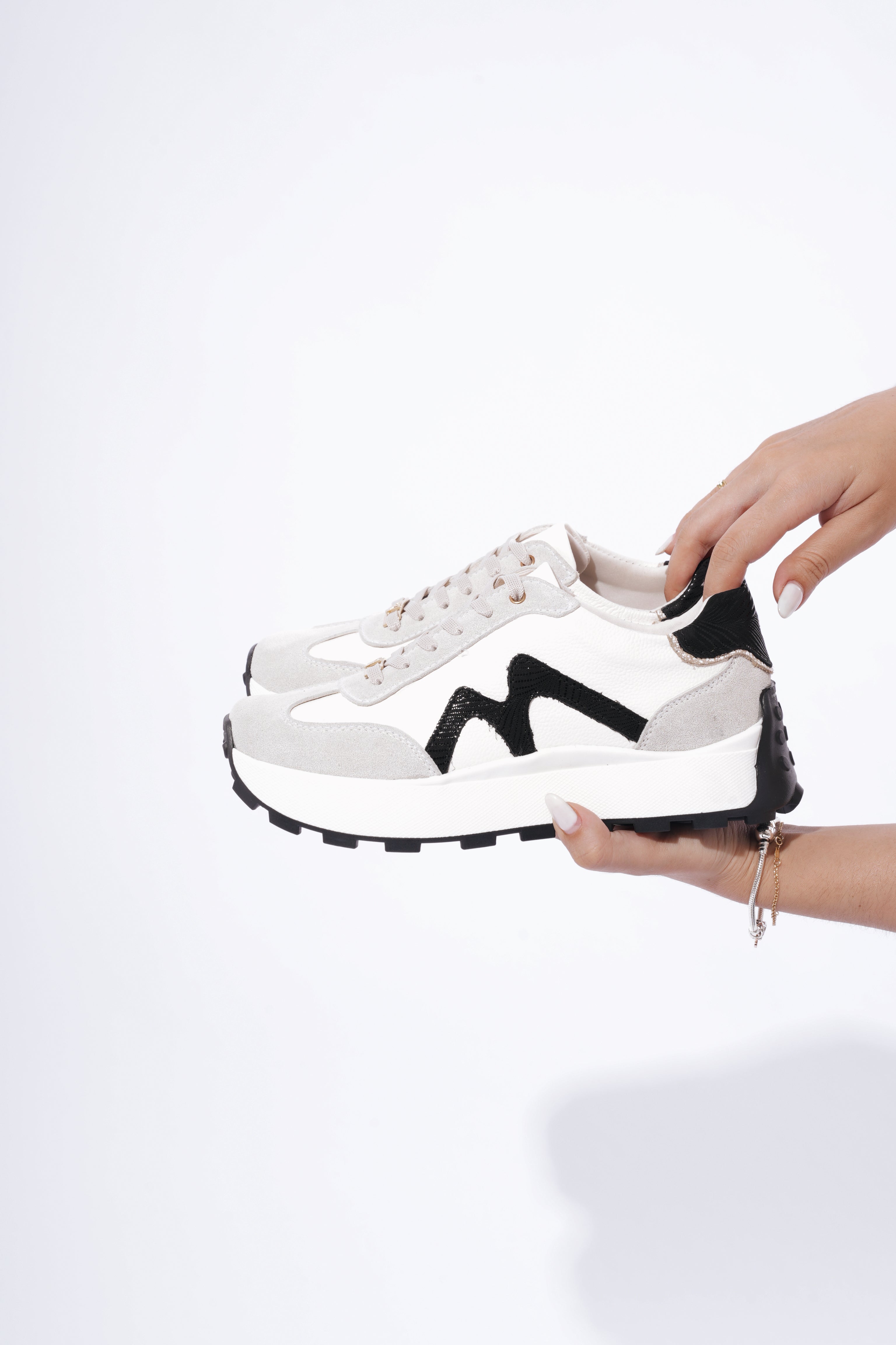 Milán Marfil Aqua Negro Waffle