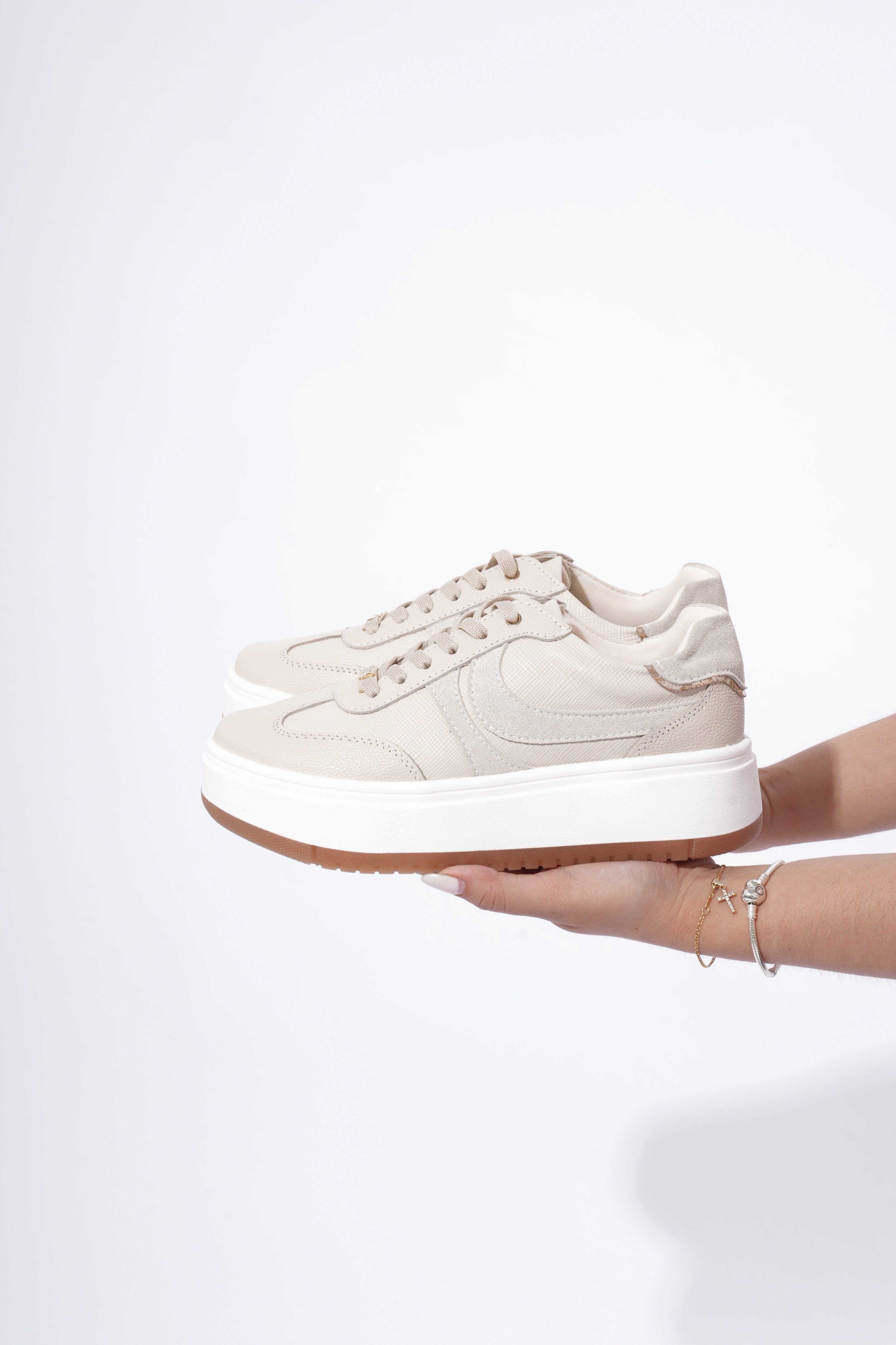 Milán Avena gamuza arena SOFY