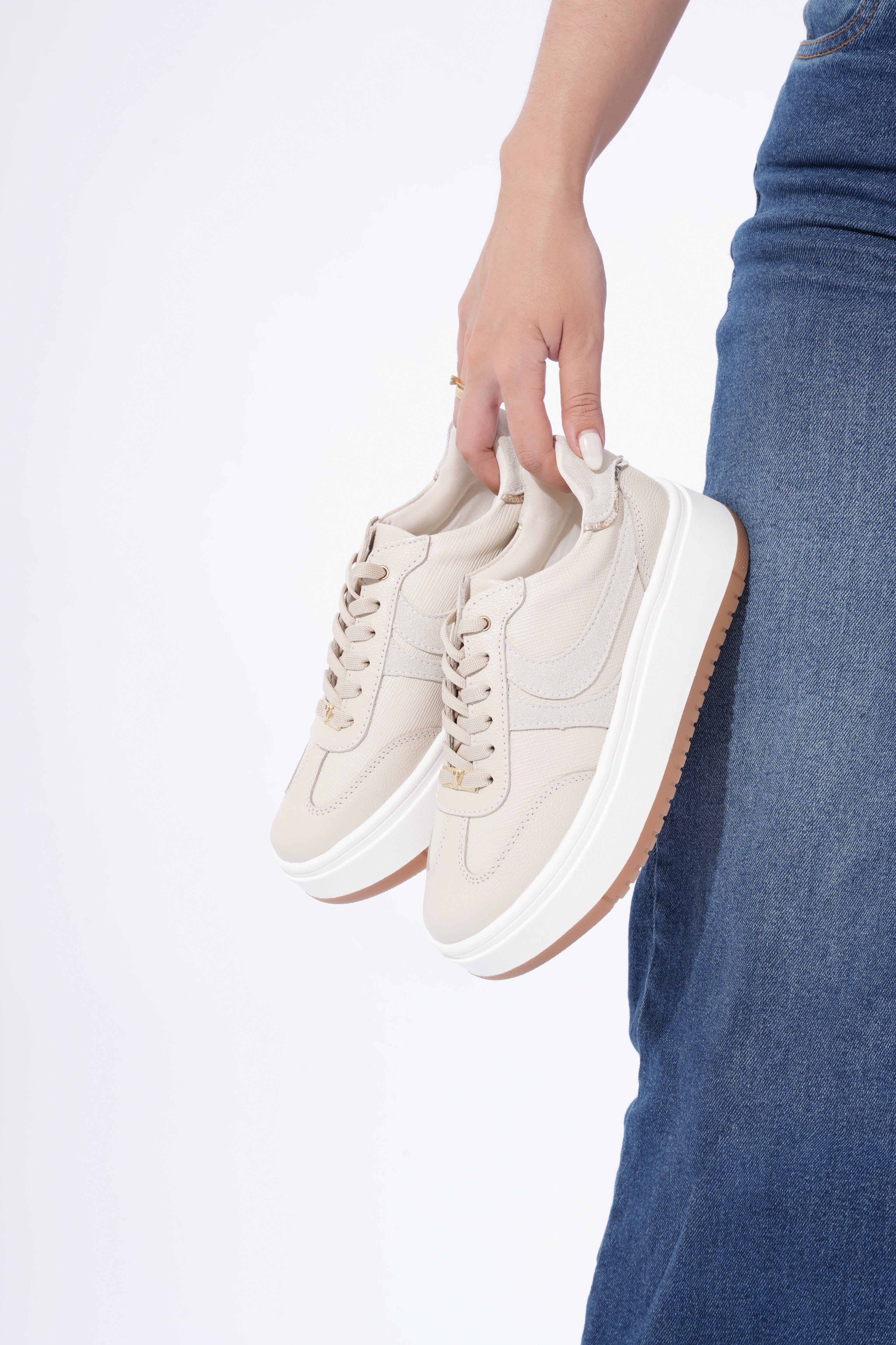 Milán Avena gamuza arena SOFY