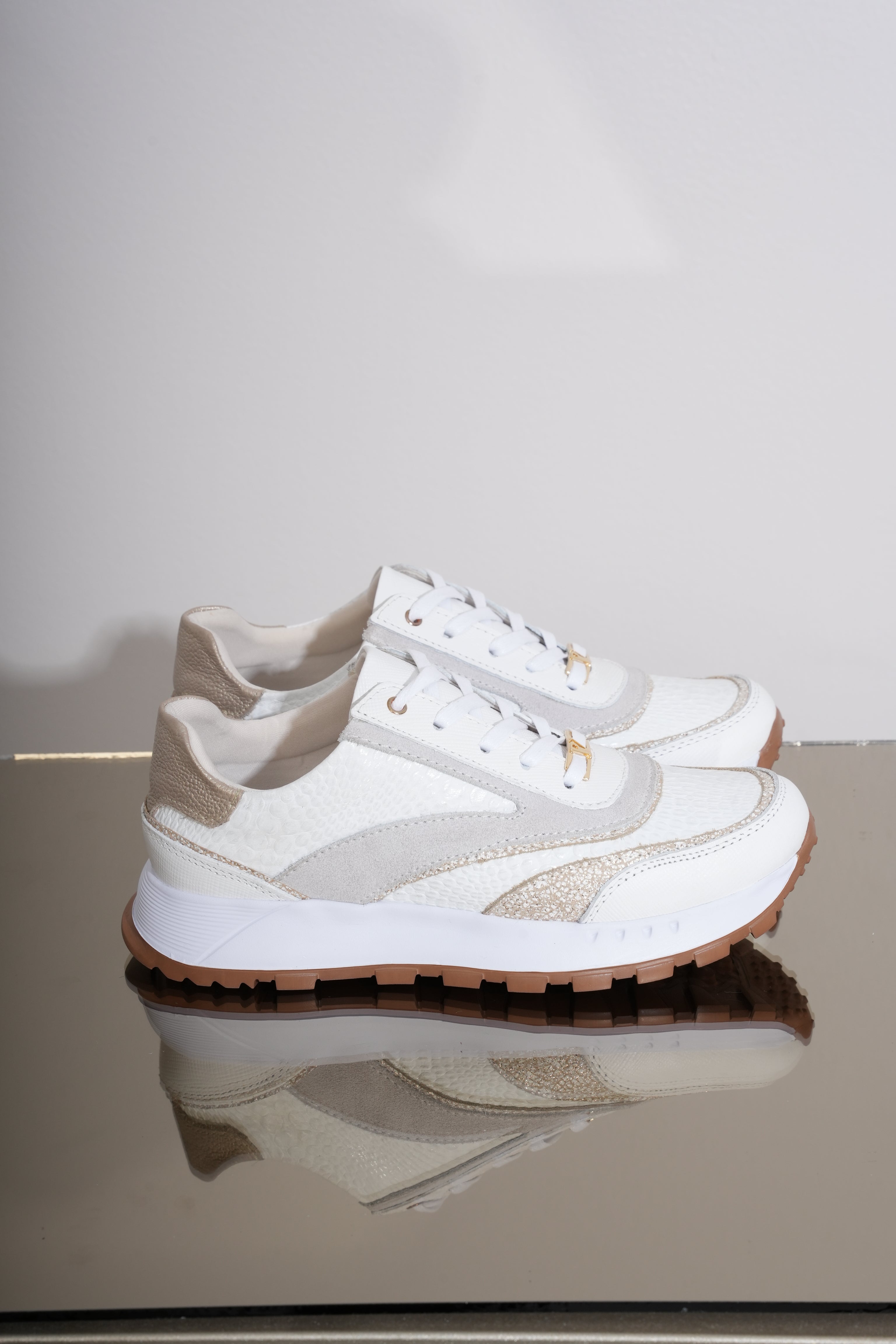 Bariloche Blanco Folia Danubio Tenis en Cuero