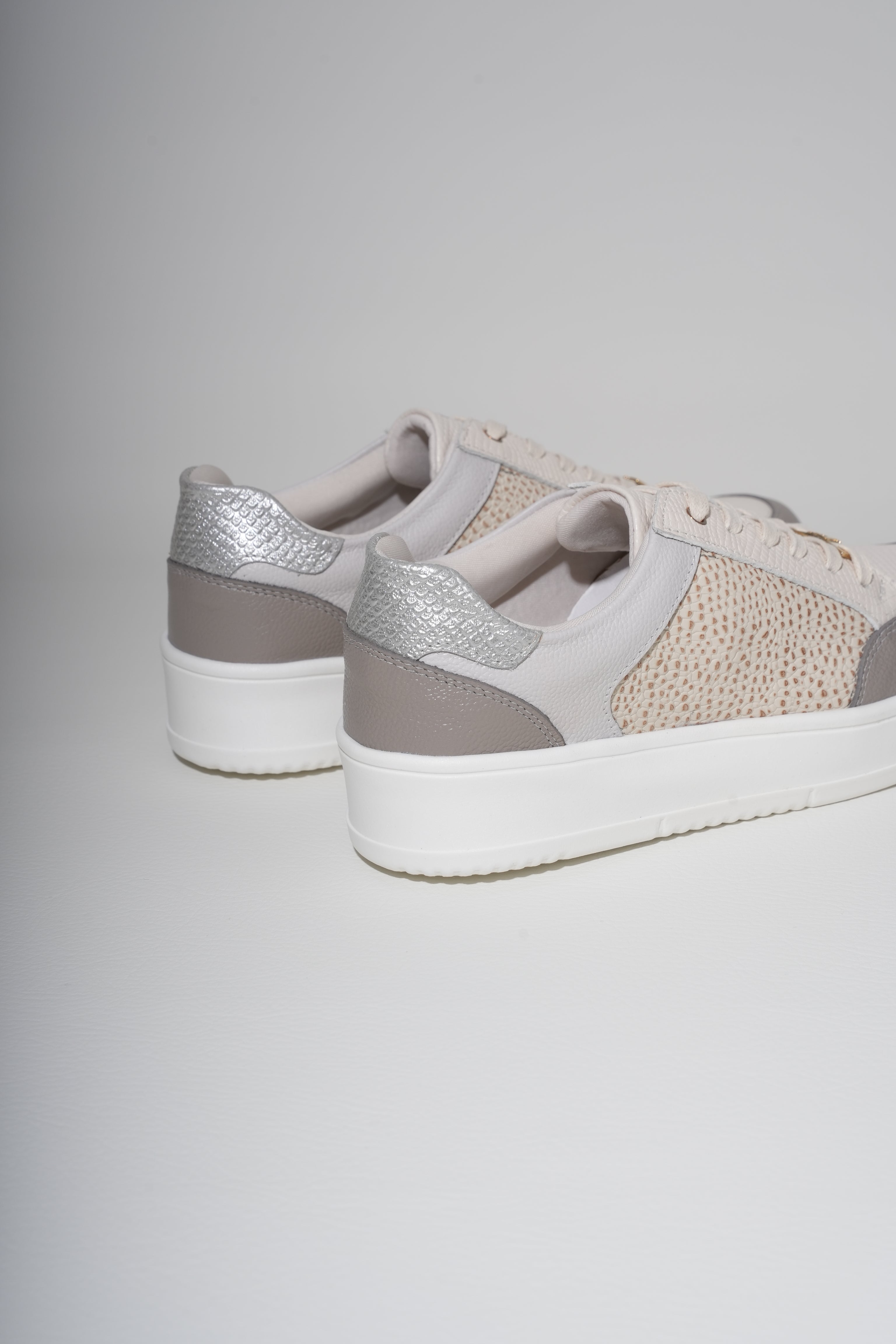 Aspen Gris Talco Austria Tenis en Cuero