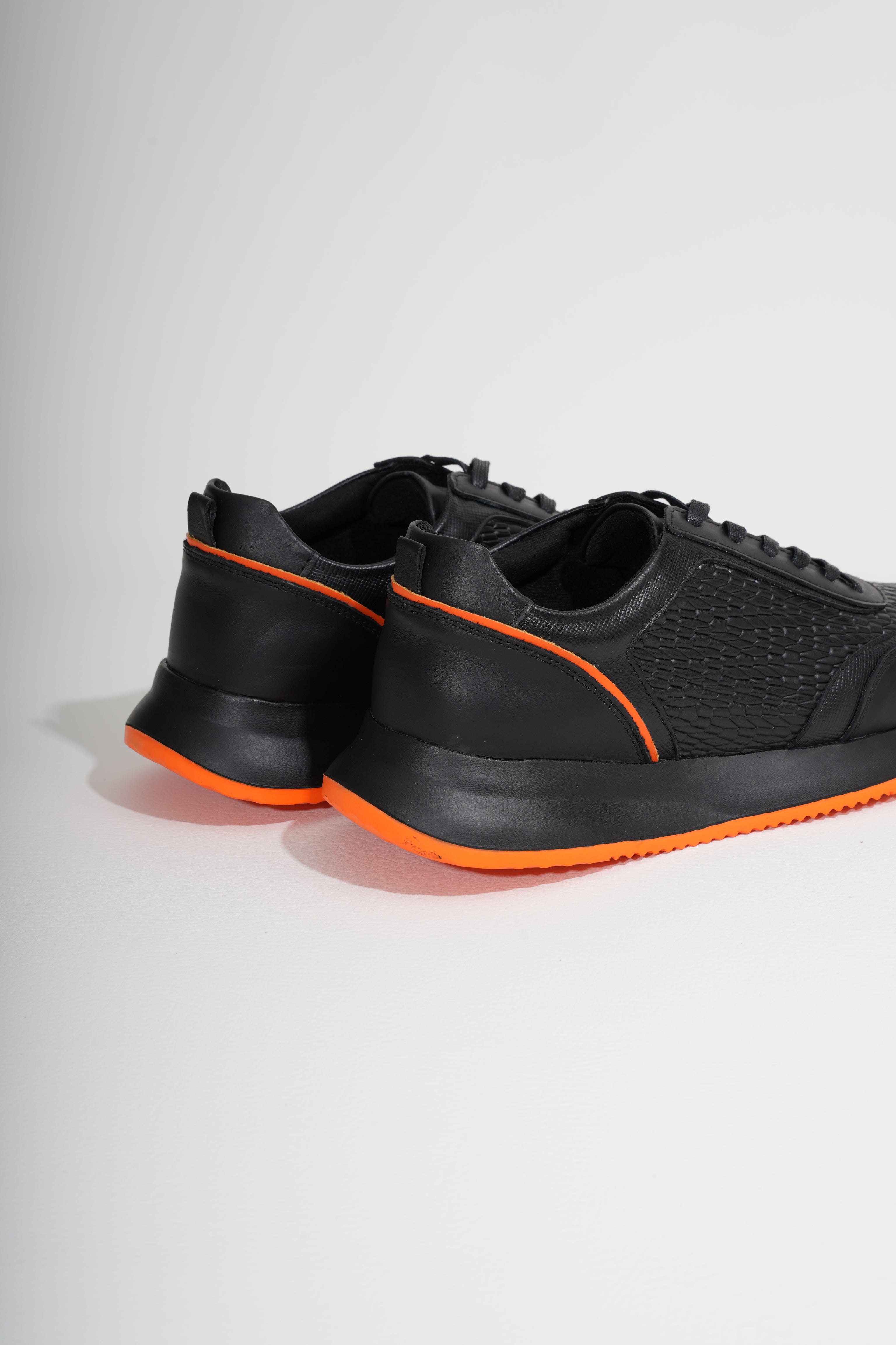 Tenis Origen Negro Naranja en Cuero para hombre