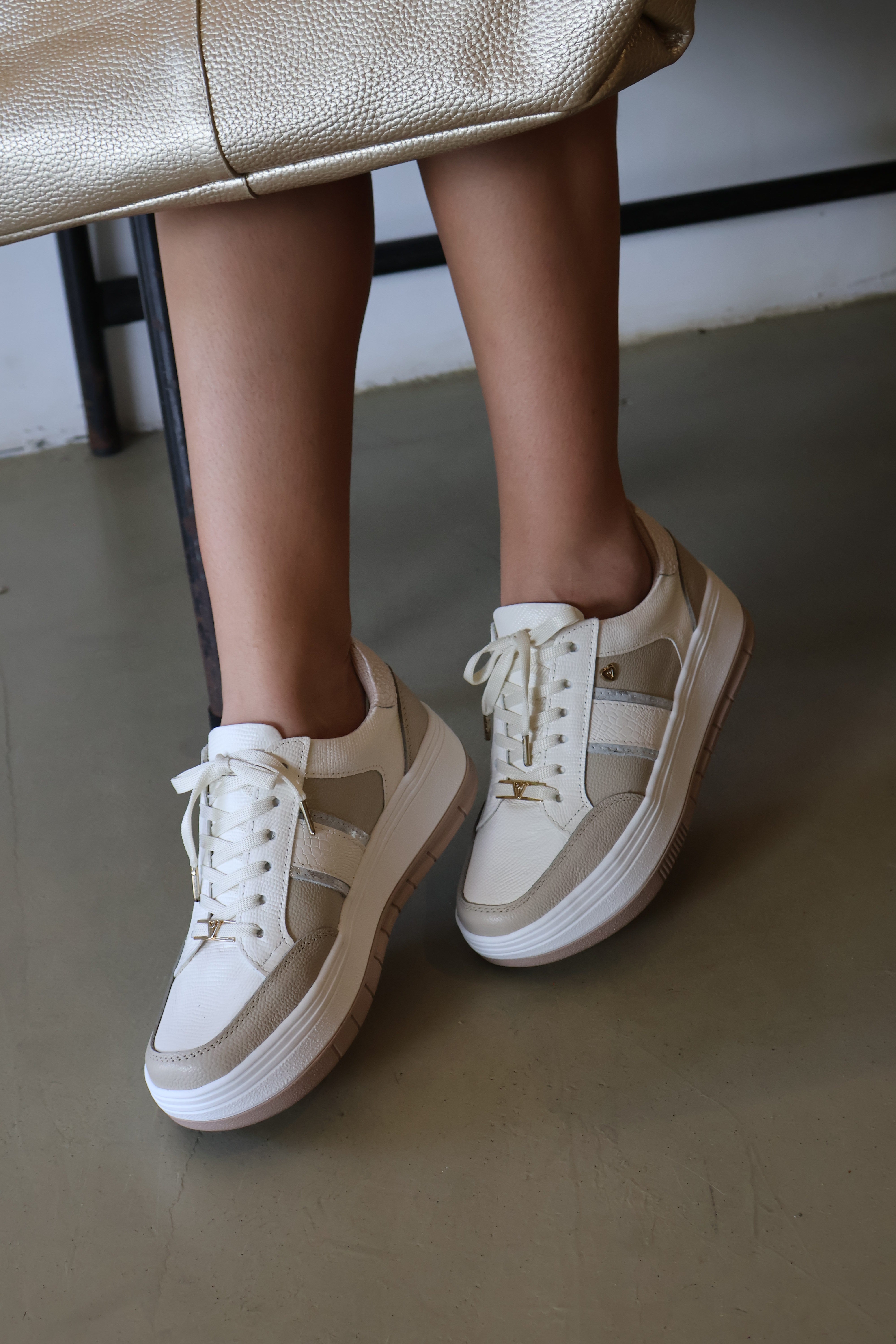 Tenis Aspen en cuero Arena x Talco
